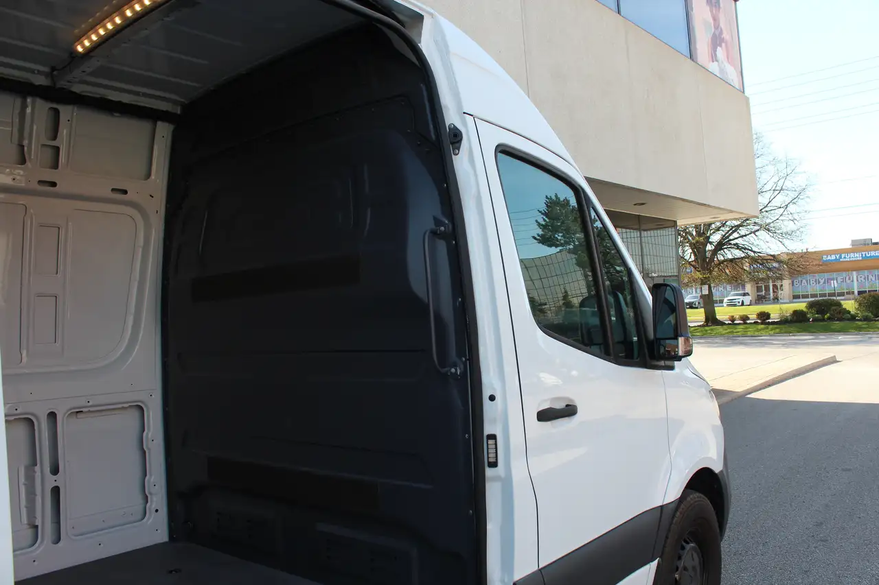Mercedes-Benz Sprinter снимка Mercedes-Benz Sprinter