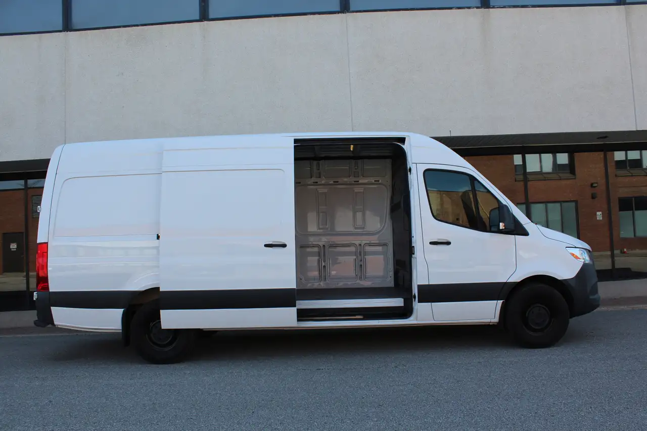 Mercedes-Benz Sprinter снимка Mercedes-Benz Sprinter