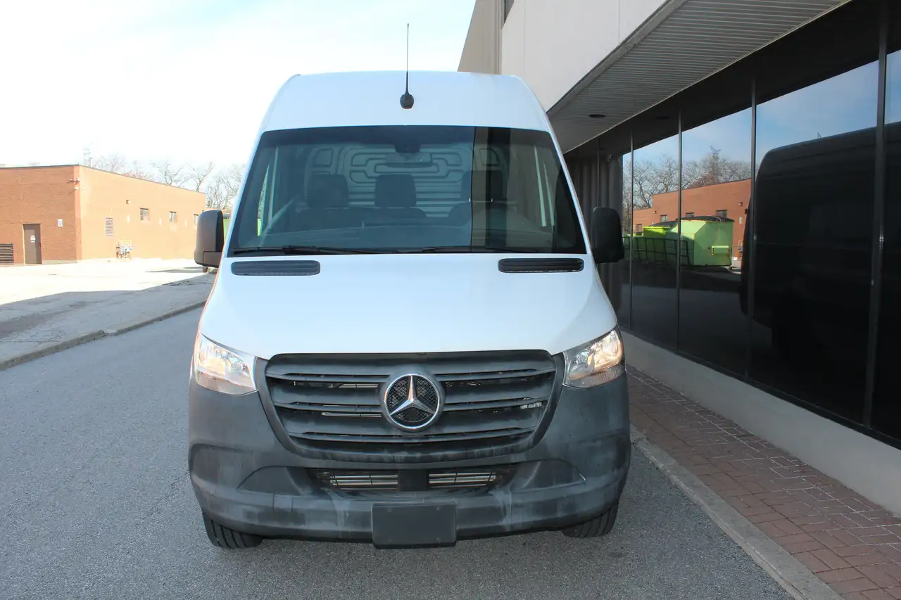 Mercedes-Benz Sprinter снимка Mercedes-Benz Sprinter