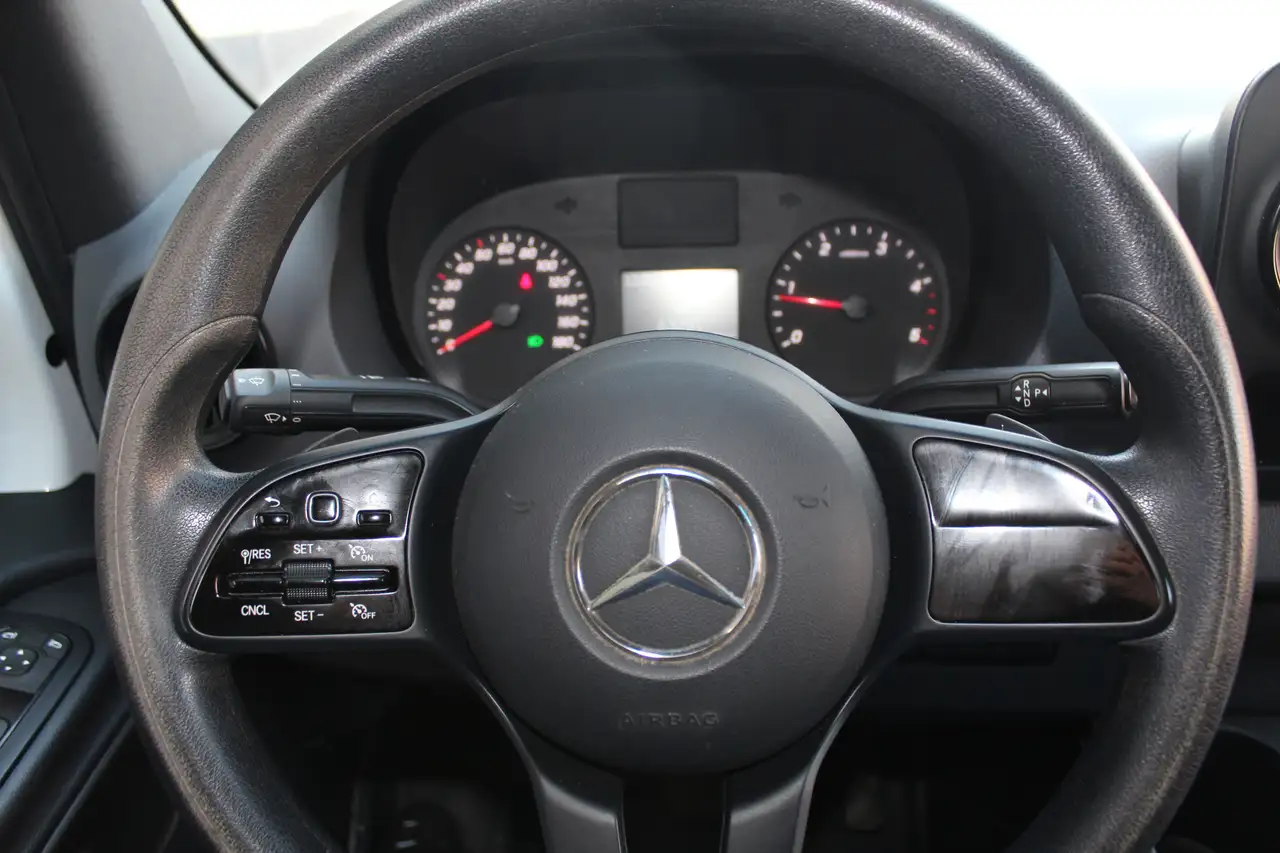 Mercedes-Benz Sprinter снимка Mercedes-Benz Sprinter