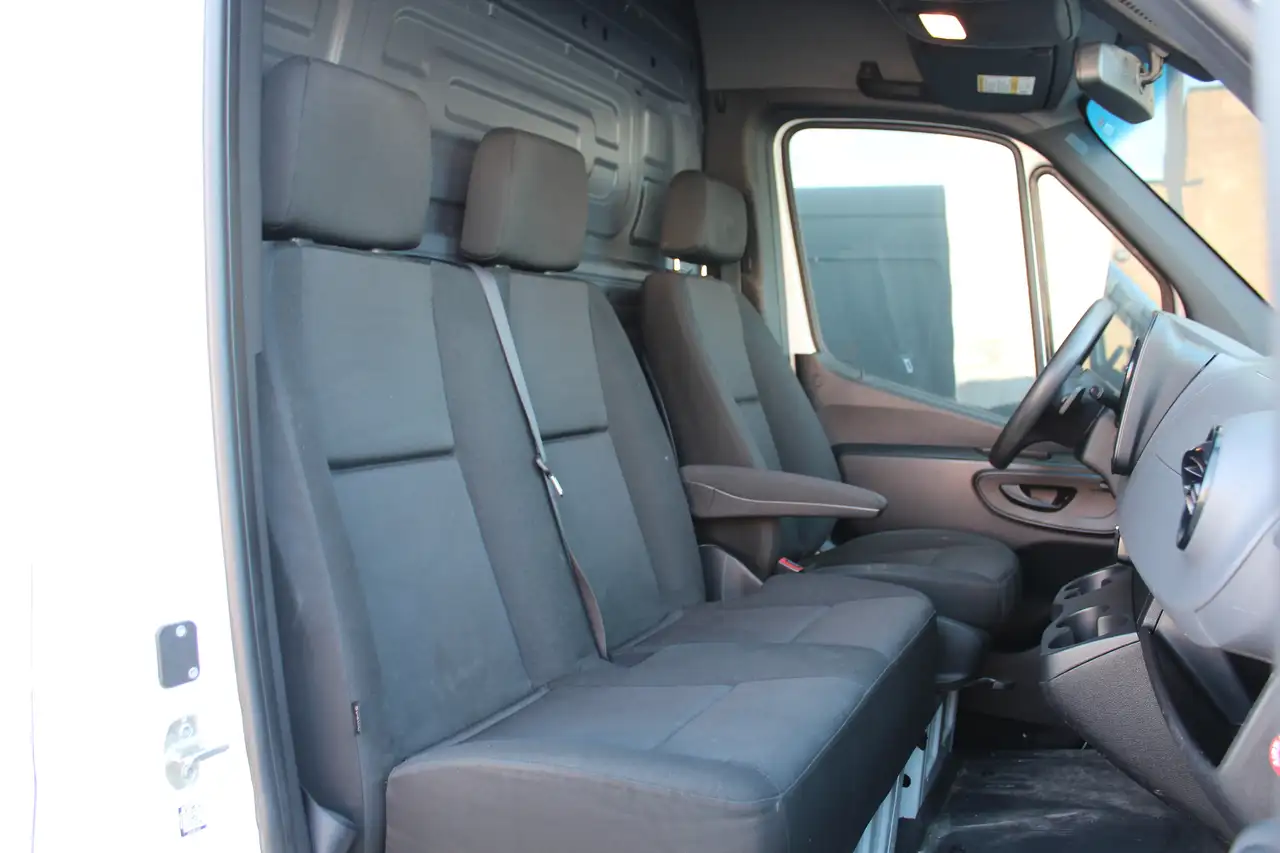Mercedes-Benz Sprinter снимка Mercedes-Benz Sprinter