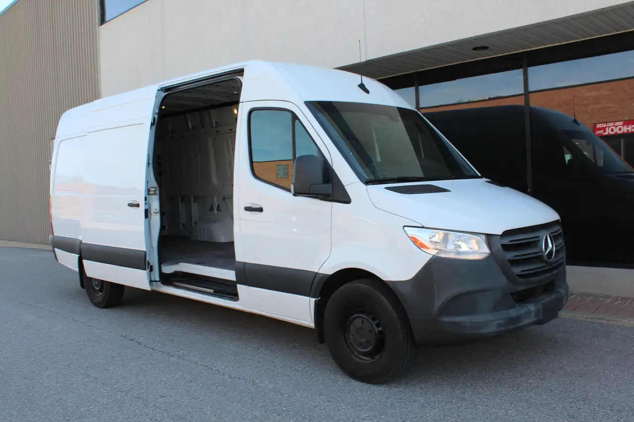 Mercedes-Benz Sprinter снимка Mercedes-Benz Sprinter