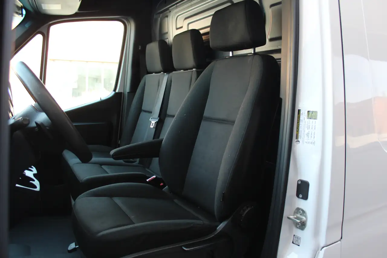 Mercedes-Benz Sprinter снимка Mercedes-Benz Sprinter