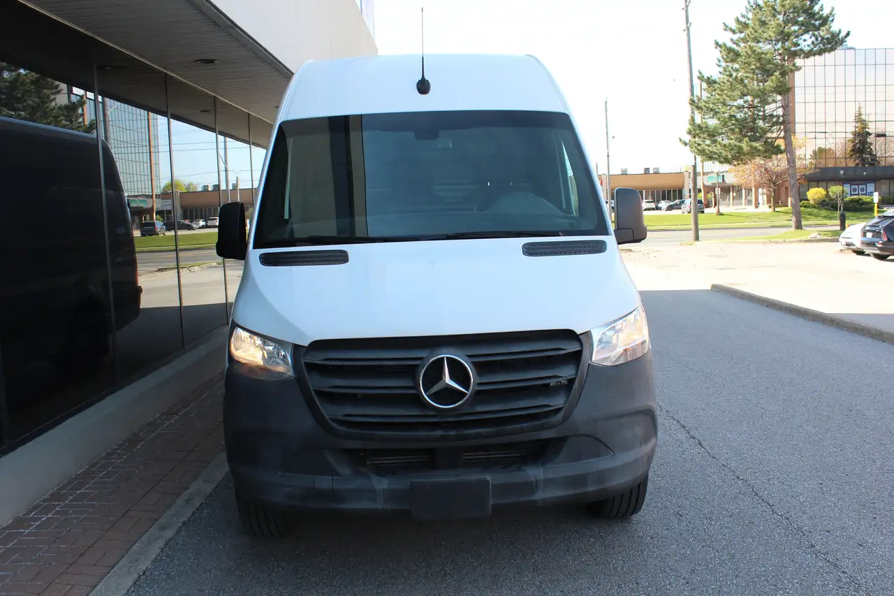 Mercedes-Benz Sprinter снимка Mercedes-Benz Sprinter