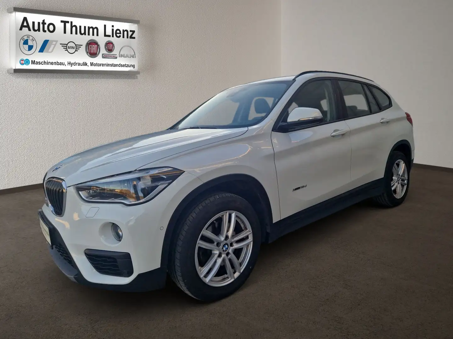 BMW X1 xDrive18d Weiß - 2