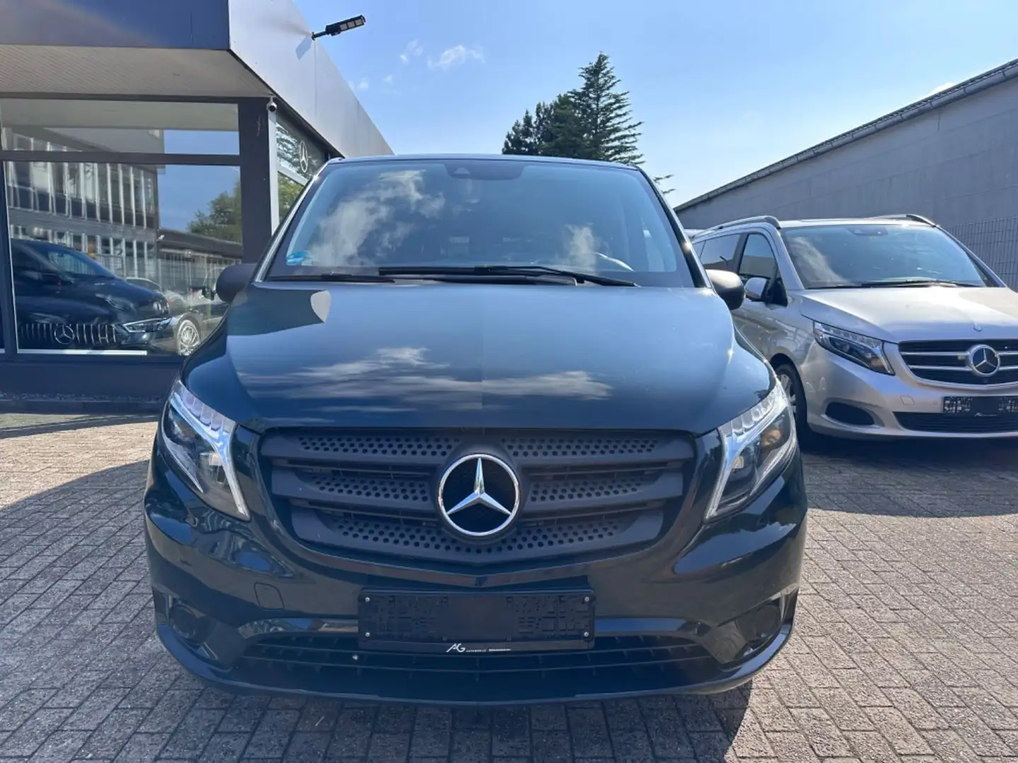 Mercedes-Benz Vito 119 CDI Tourer*LANG*4MATIC*8-Sitzer*LED* Grün - 2