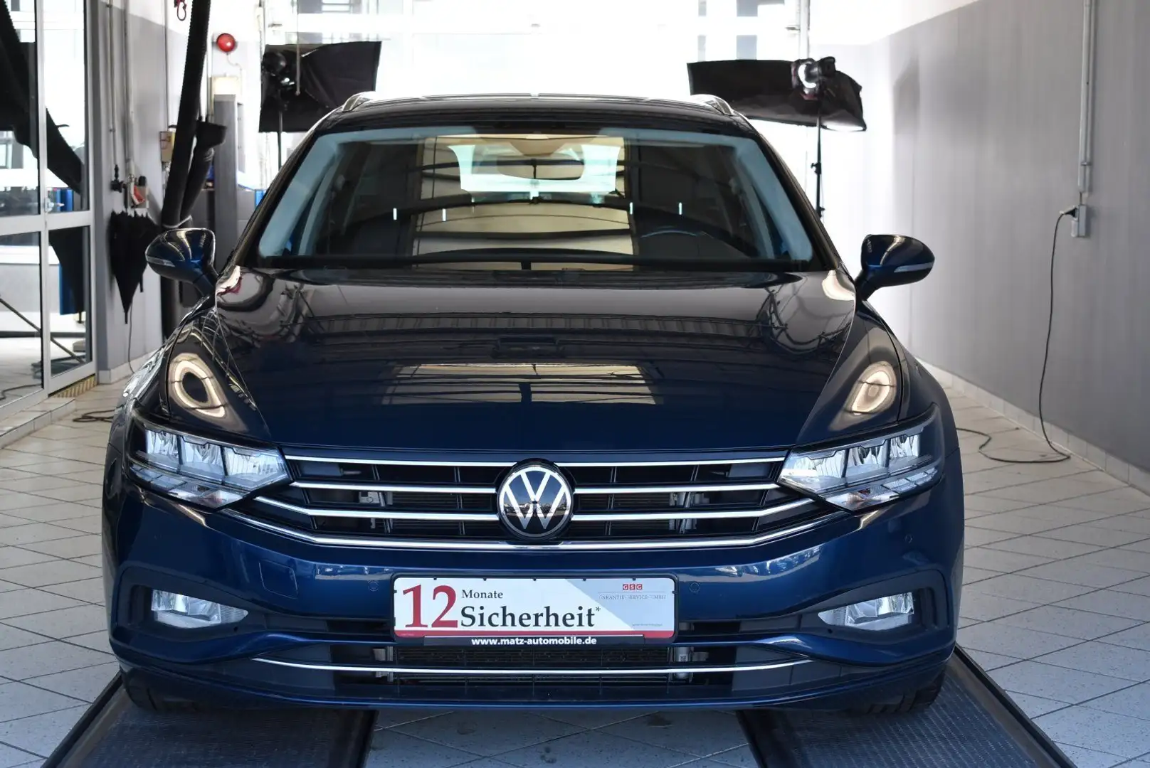 Volkswagen Passat Variant 2.0 TDI DSG*LED*AHK*ACC*Navi Blau - 2