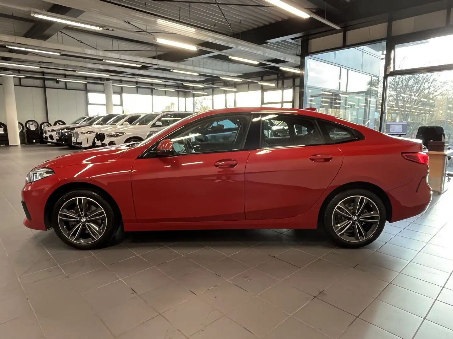 BMW 218 i Gran Coupé NAVI LED Sound Syst. PDC V+H LM Rot - 2