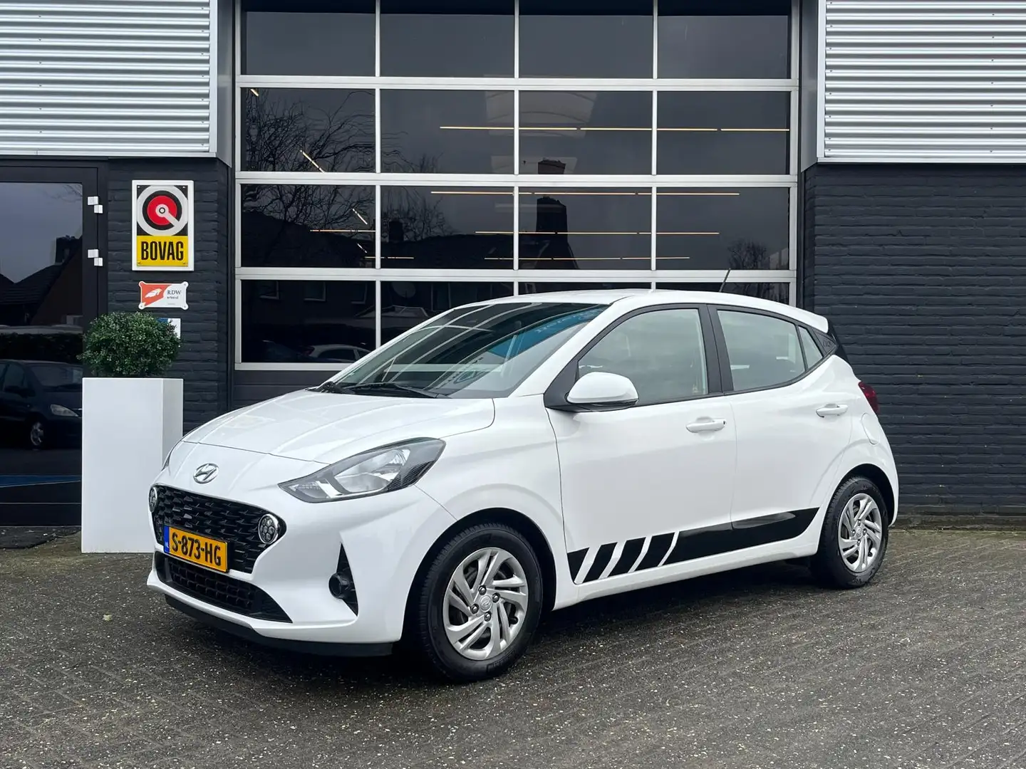 Hyundai i10 1.0 Comfort, Airco, Cruise, CarPlay, Lane Assist, Weiß - 1