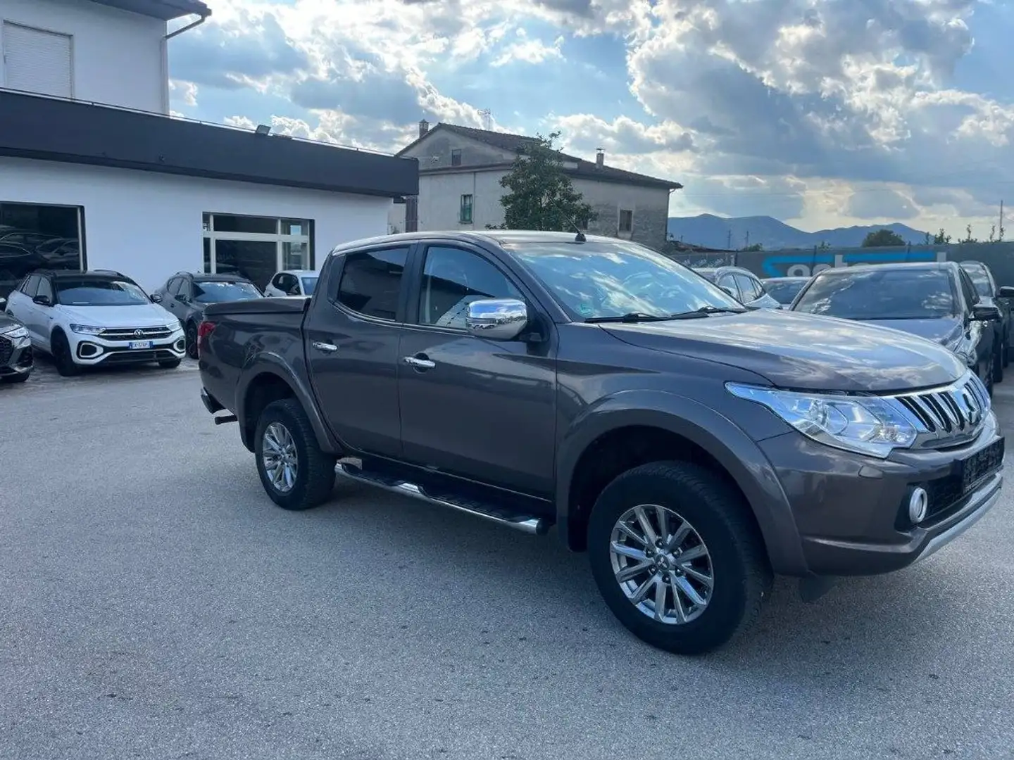 Mitsubishi L200 2.4 DI-D/181CV Double Cab Intense Hp Mivec Grau - 2