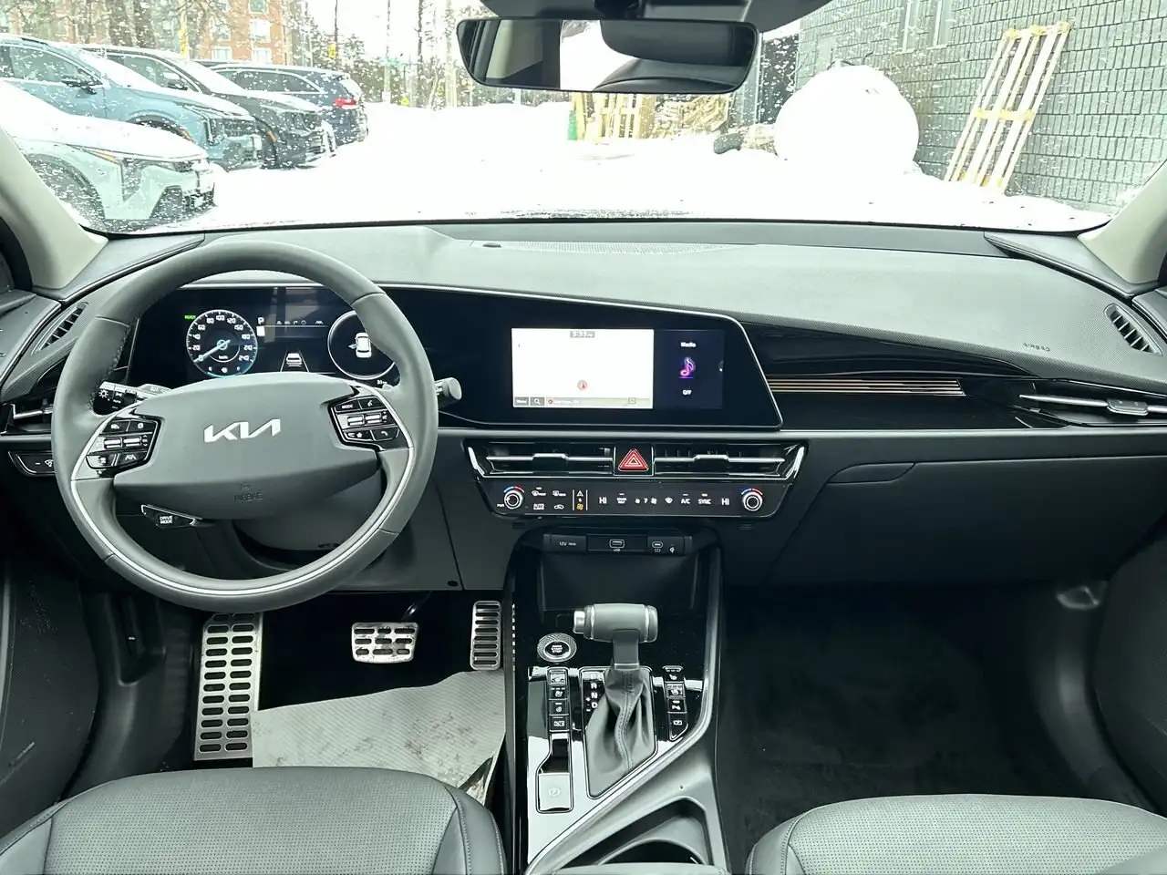 Kia Niro снимка Kia Niro