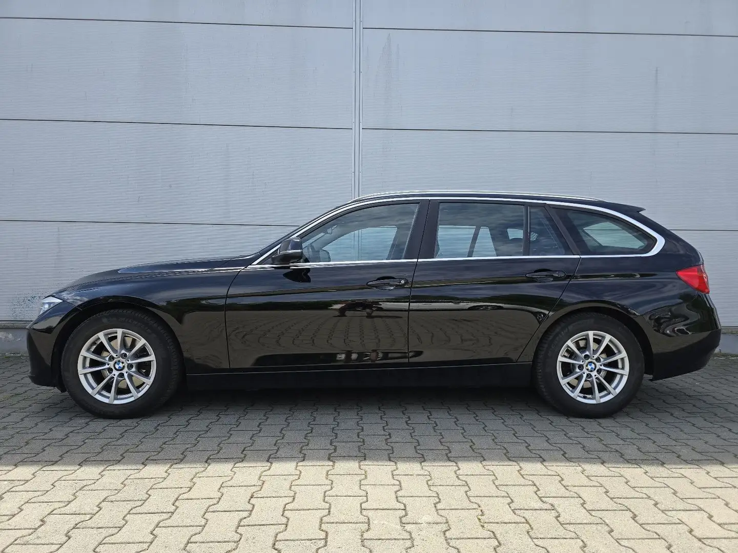 BMW 320 Baureihe 3 Touring 320 d Noir - 1