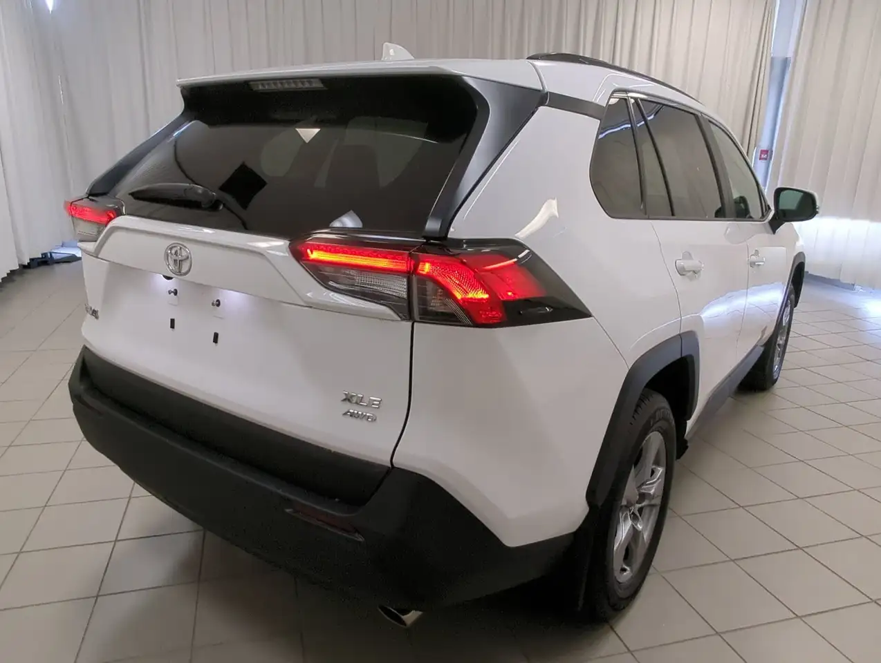 Toyota RAV 4 снимка Toyota RAV 4