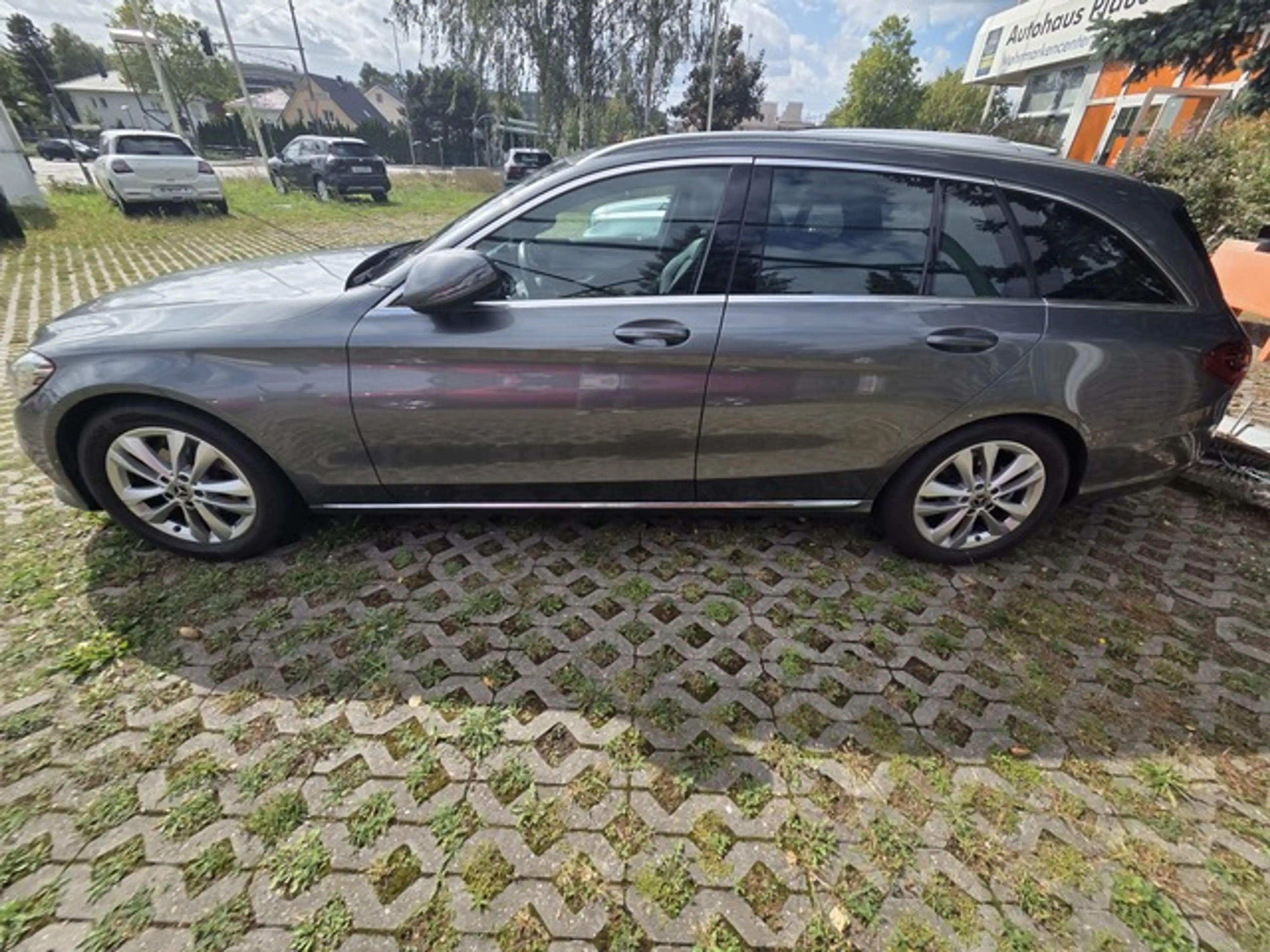 Mercedes-Benz C 180 T CGI Avantgarde, Navi LED HP SR + WR — photo 4