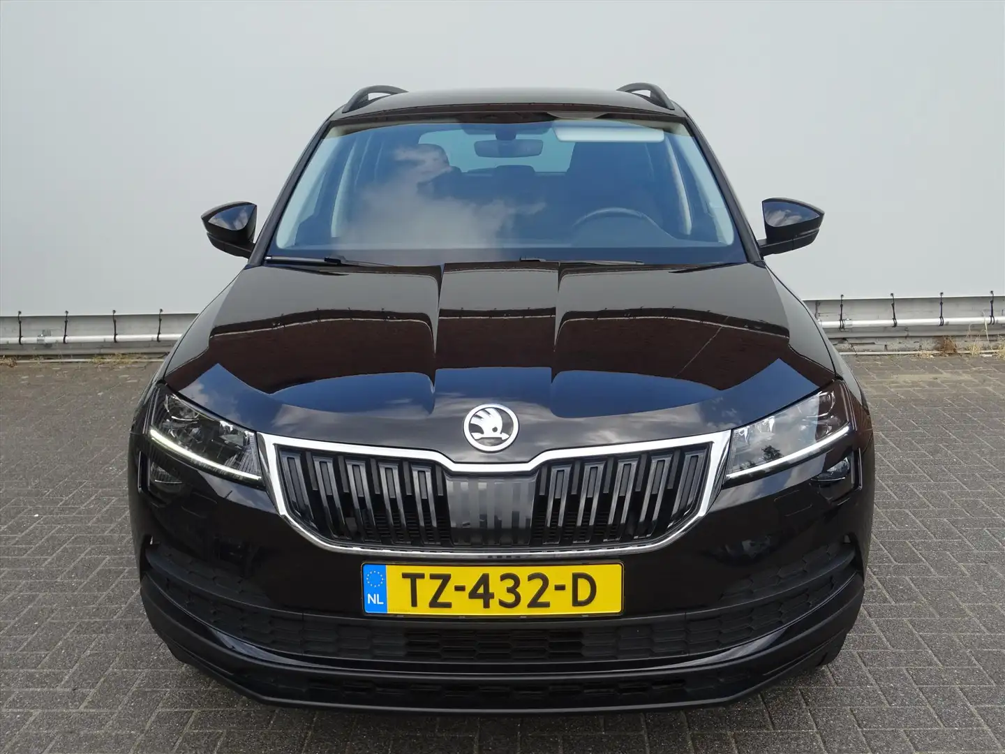 Skoda Karoq 1.0 TSI Greentech 115pk Ambition Business [Trekhaa Negro - 2