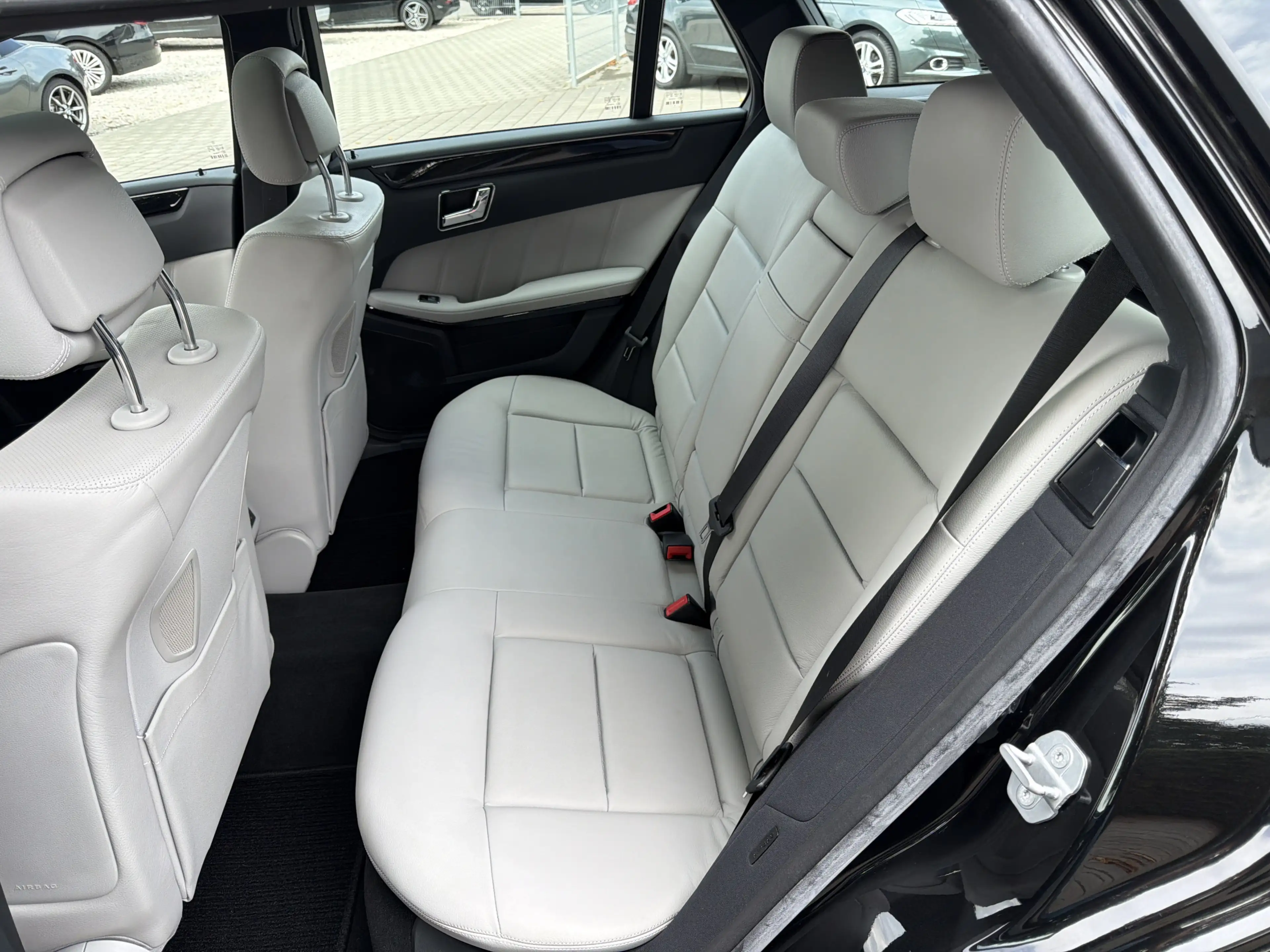 Mercedes-Benz E 350 T CDI BE AMG Voll-Lederorg. nur 44.644 km — photo 10