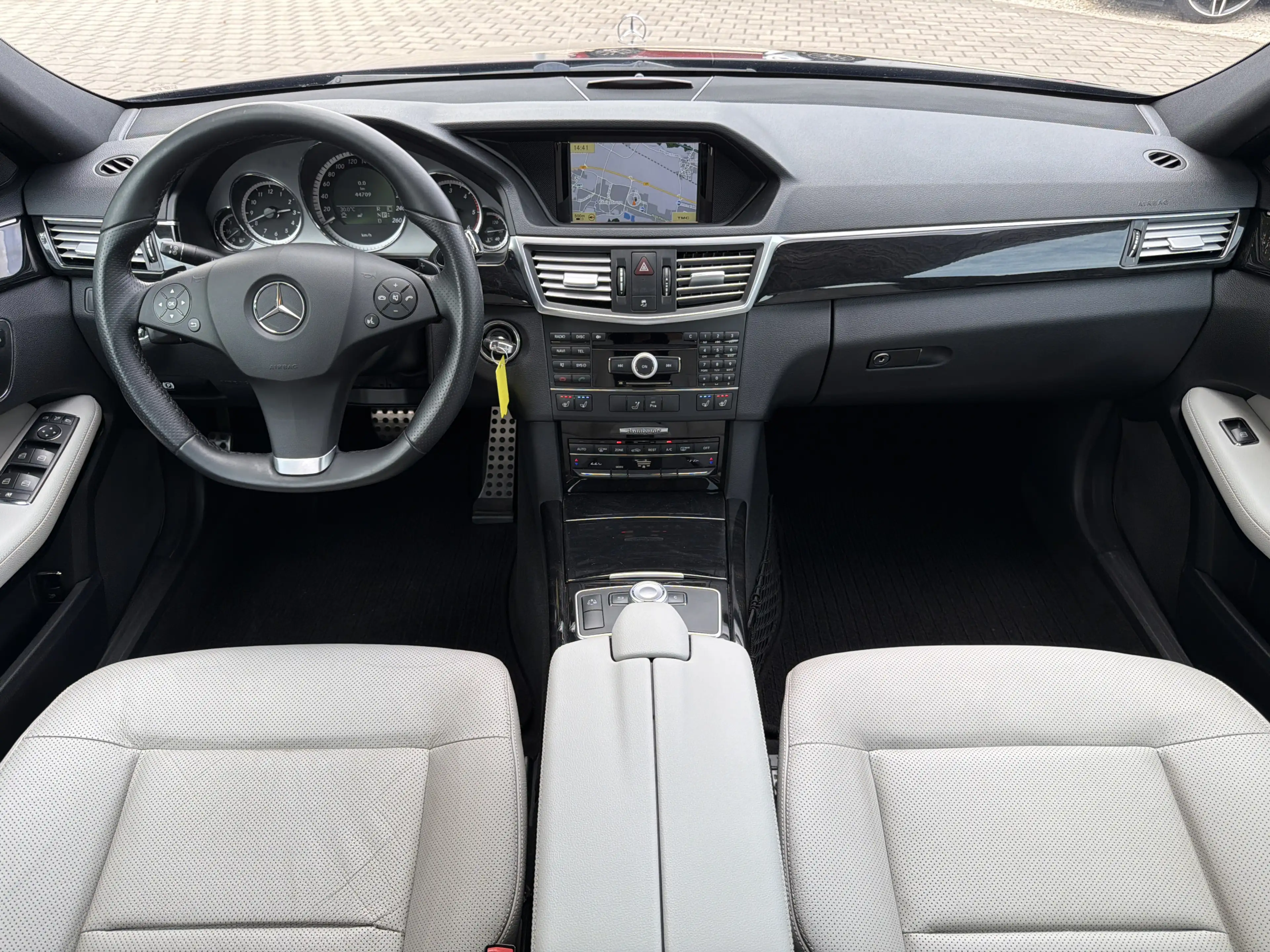 Mercedes-Benz E 350 T CDI BE AMG Voll-Lederorg. nur 44.644 km — photo 4