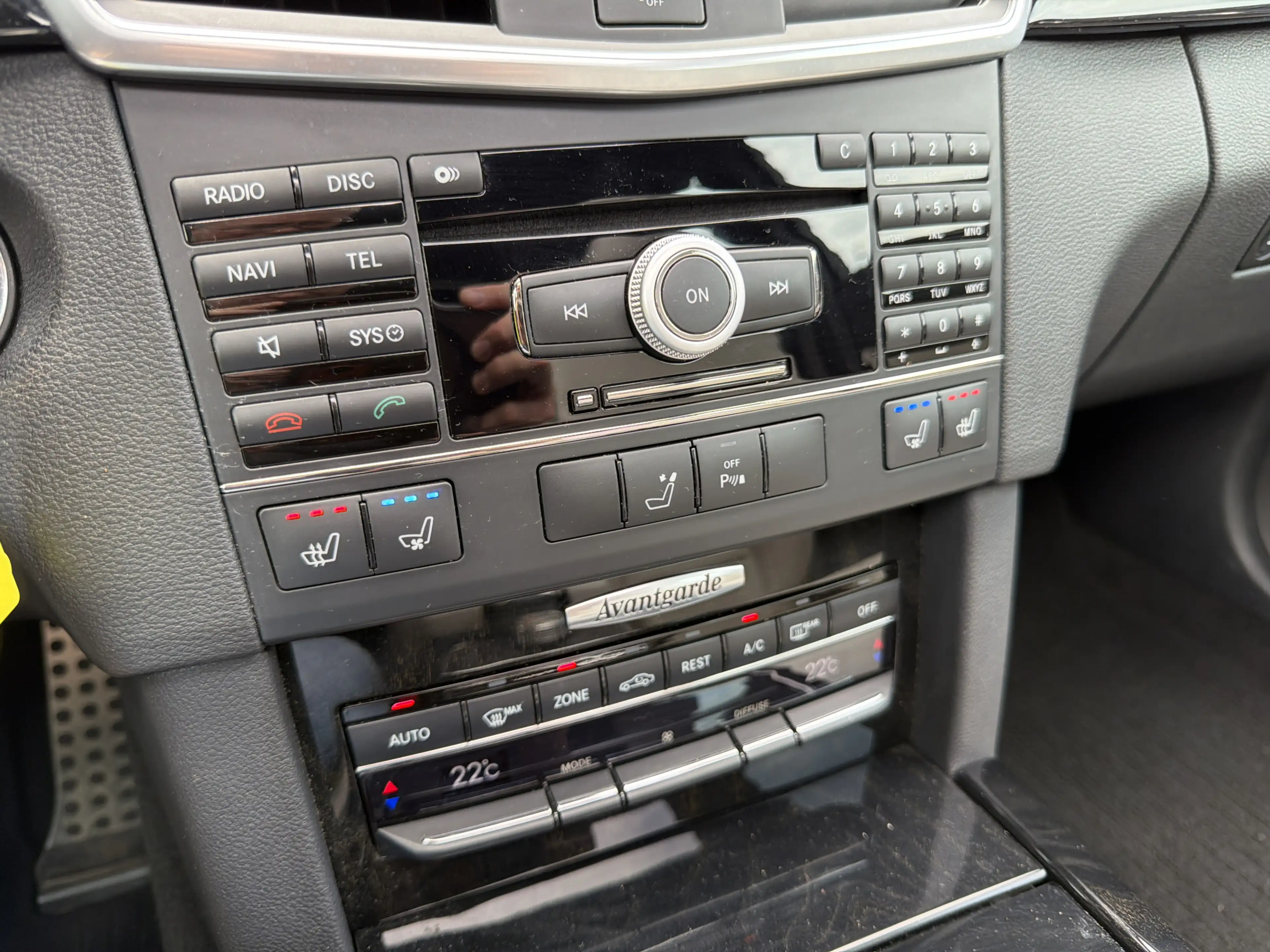 Mercedes-Benz E 350 T CDI BE AMG Voll-Lederorg. nur 44.644 km — photo 14
