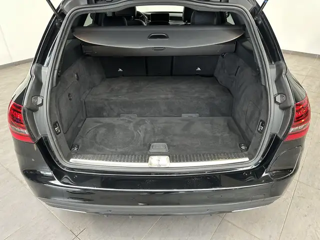 Mercedes-Benz C-Class view 6