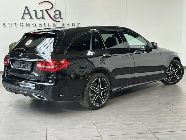 Mercedes-Benz C-Class view 4