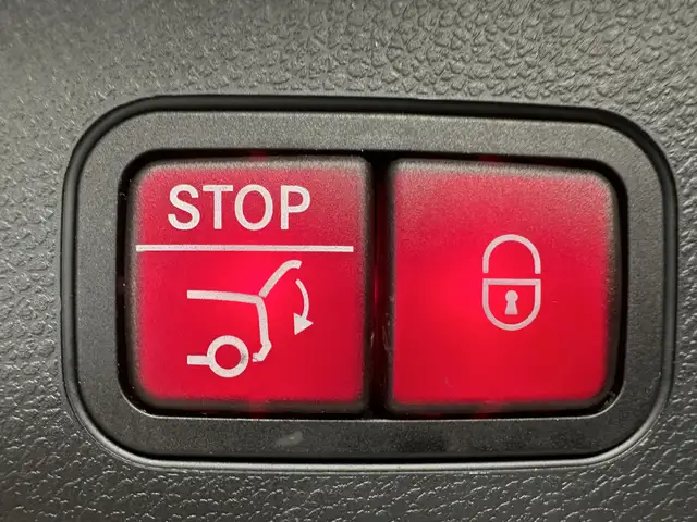 Mercedes-Benz C-Class view 7