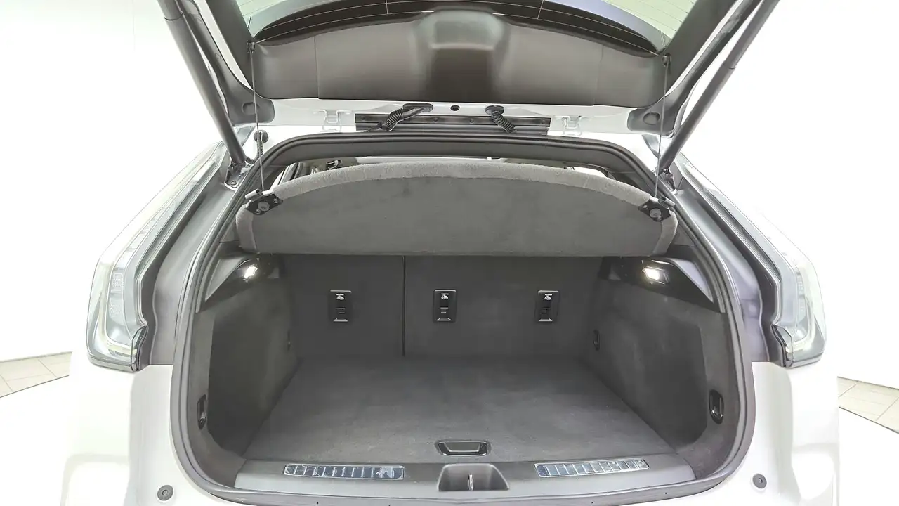 Cadillac XT4 снимка Cadillac XT4