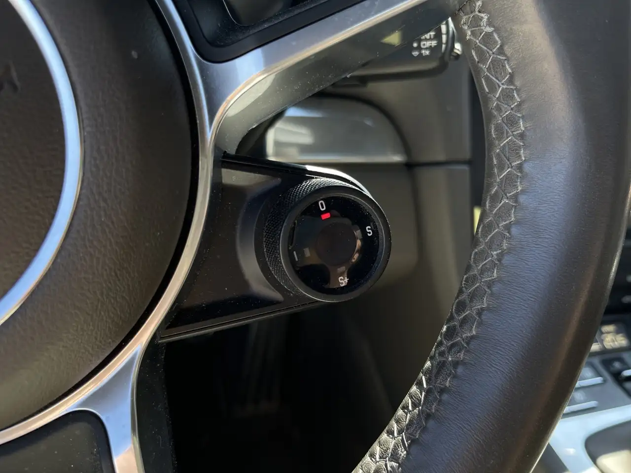 Porsche 718 Cayman снимка Porsche 718 Cayman