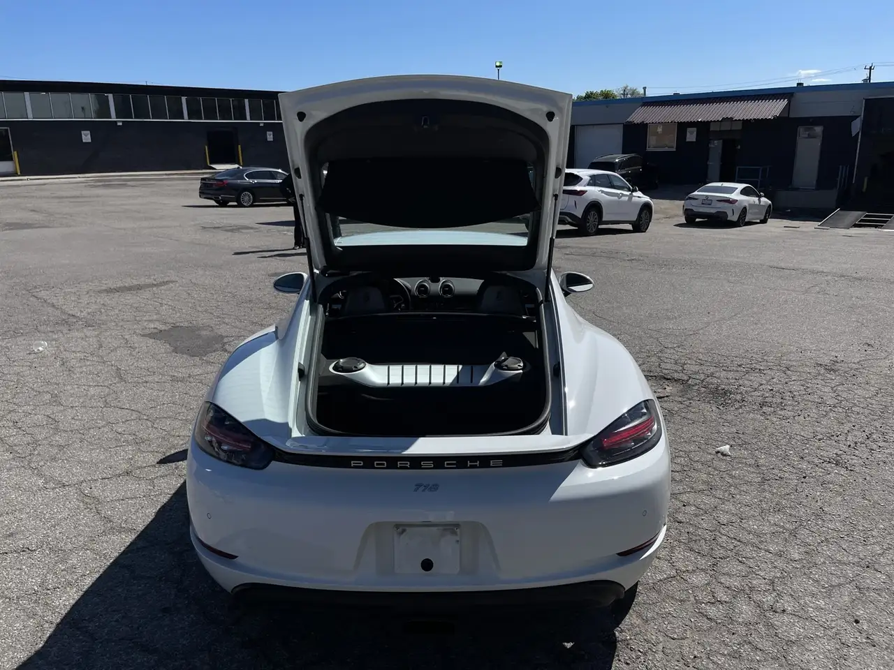 Porsche 718 Cayman снимка Porsche 718 Cayman