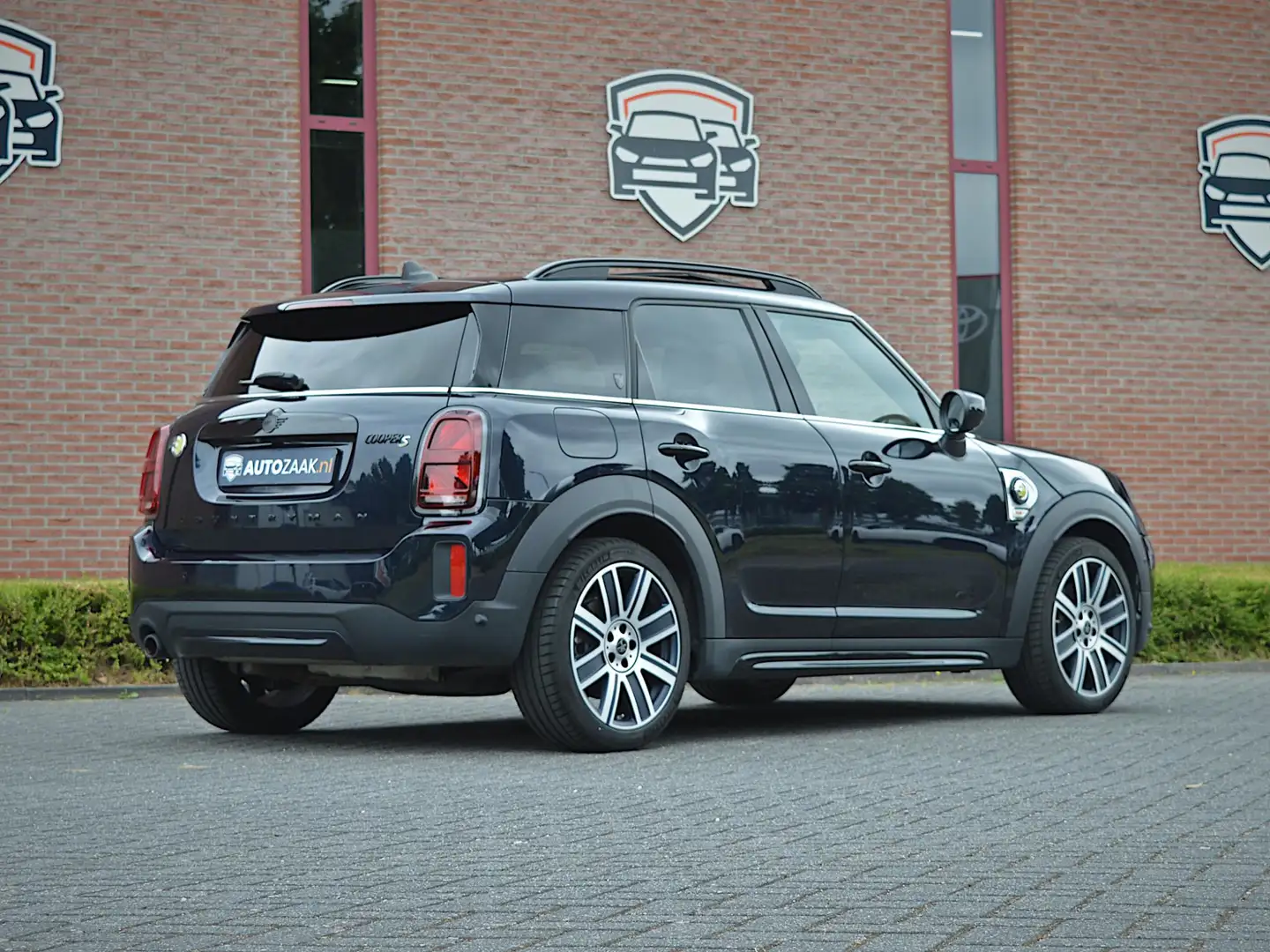 MINI Cooper SE Countryman ALL4 MINI Yours Zwart - 2