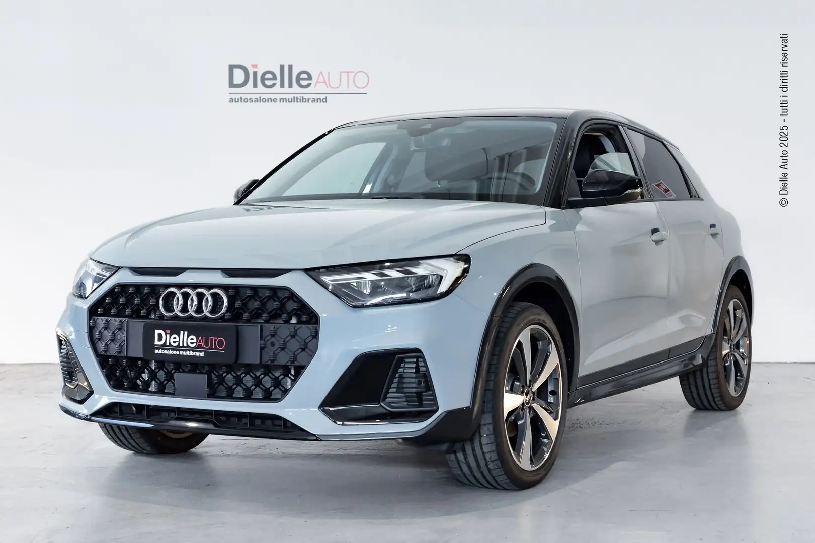 Audi A1 allstreet 30 TFSI S tronic Identity Contrast Grigio - 1