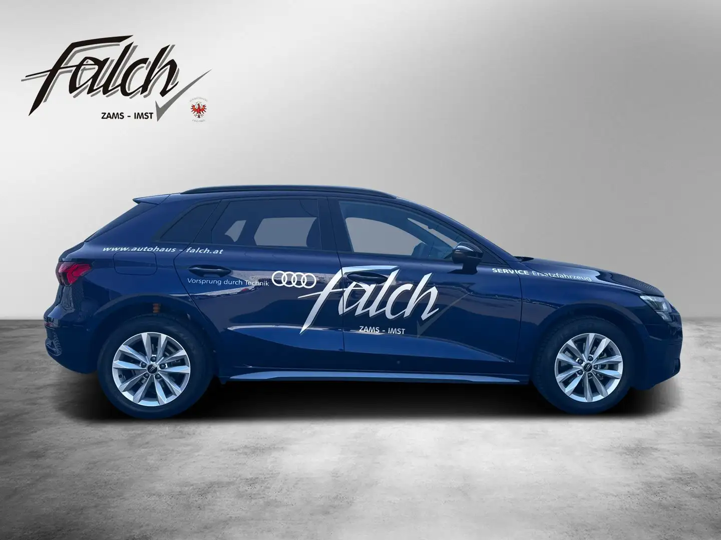 Audi A3 30 TFSI intense Blau - 2