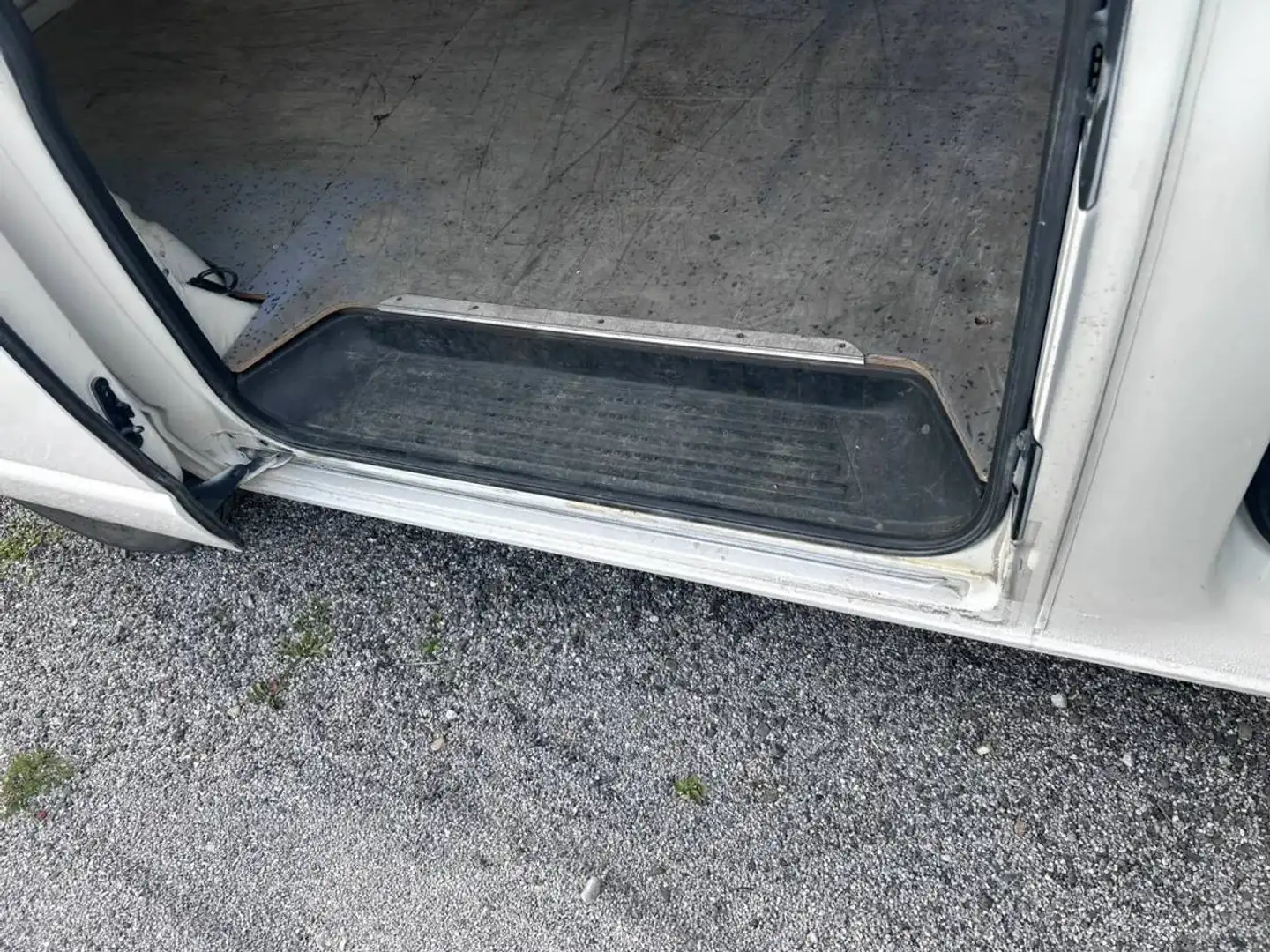 Volkswagen T5 Transporter Kastenwagen 2,0 TDI 4motion D-PF Weiß - 2