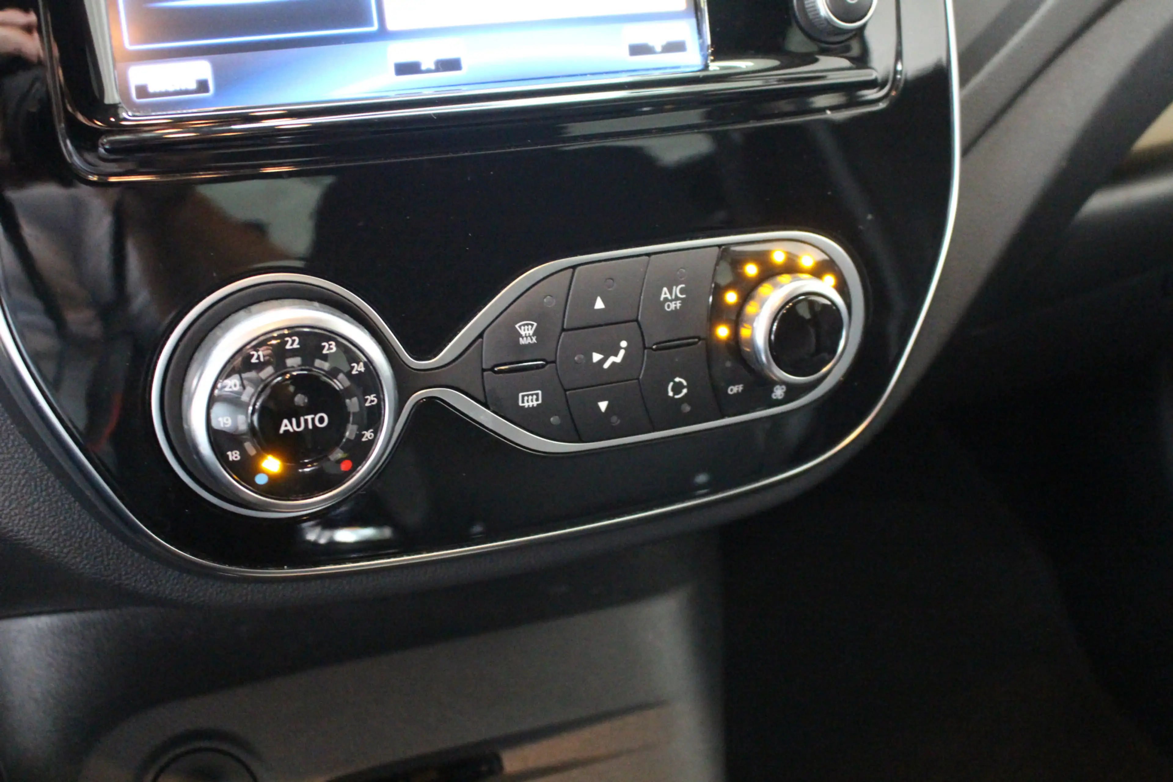Renault Captur 0.9 TCe Intens Navigatie | Parkeercamera | Climate — photo 17
