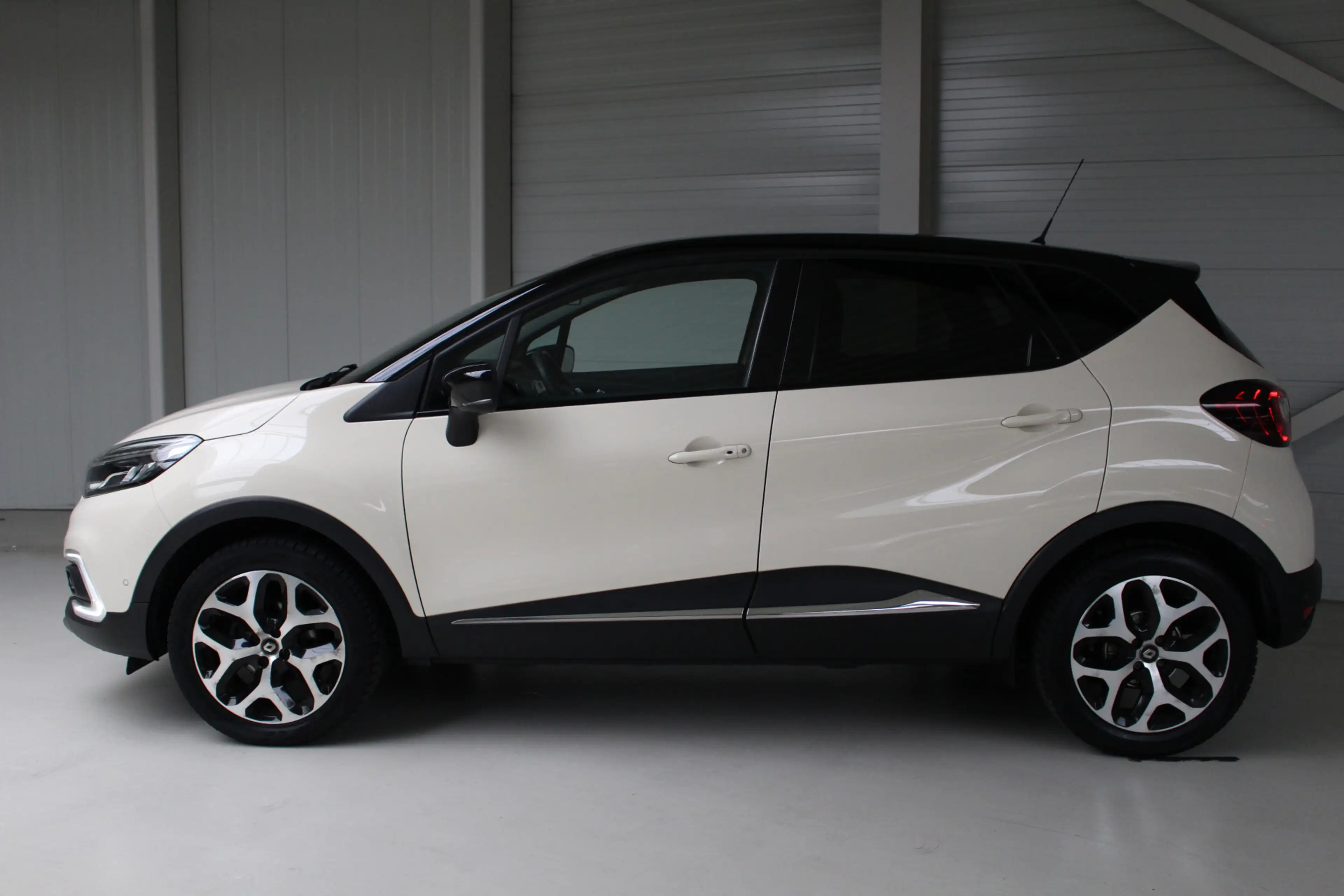 Renault Captur 0.9 TCe Intens Navigatie | Parkeercamera | Climate — photo 2