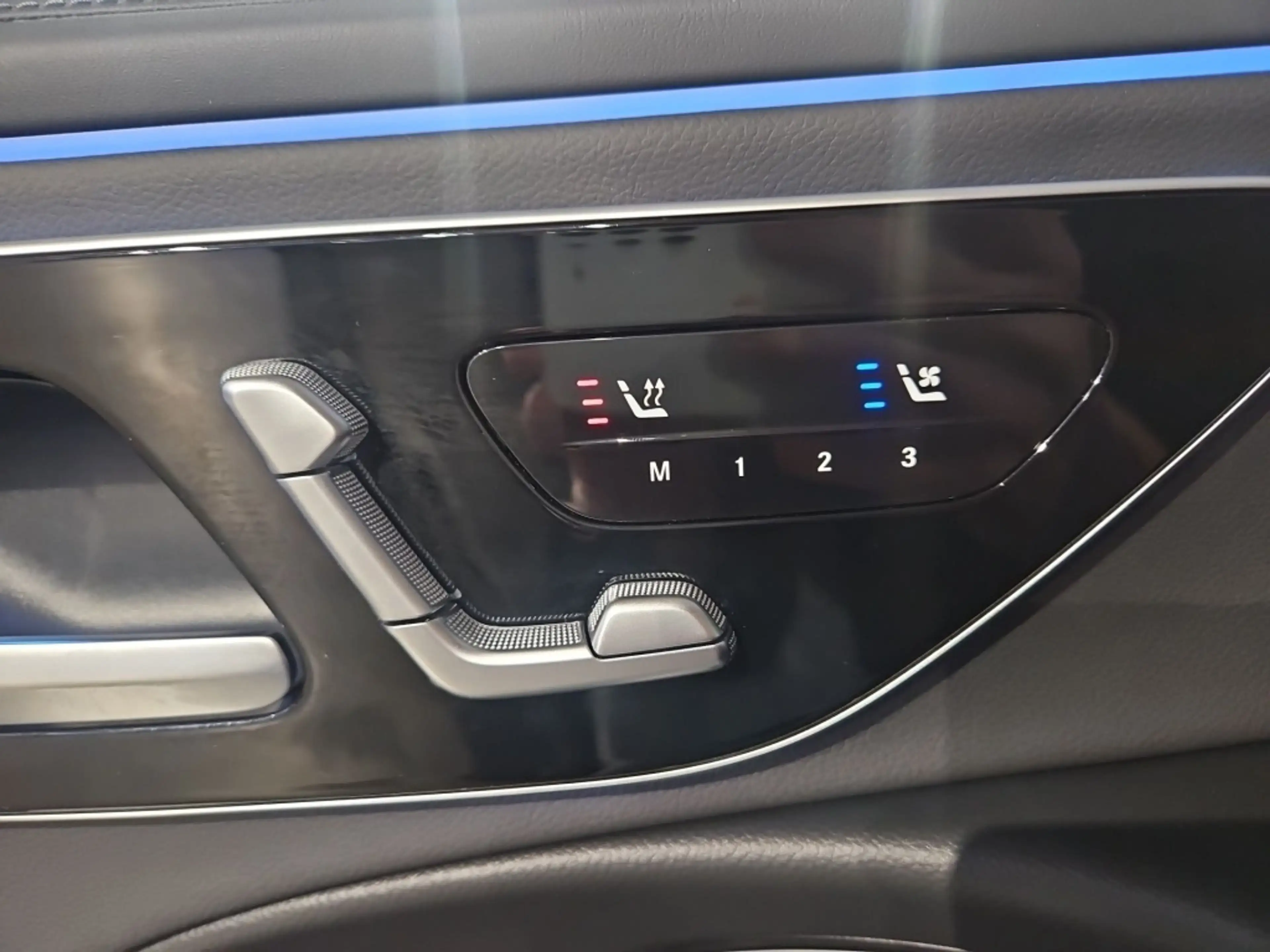 Mercedes-Benz E 200 AMG Night Distronic+ Sitzklima LED KeyLess — photo 13