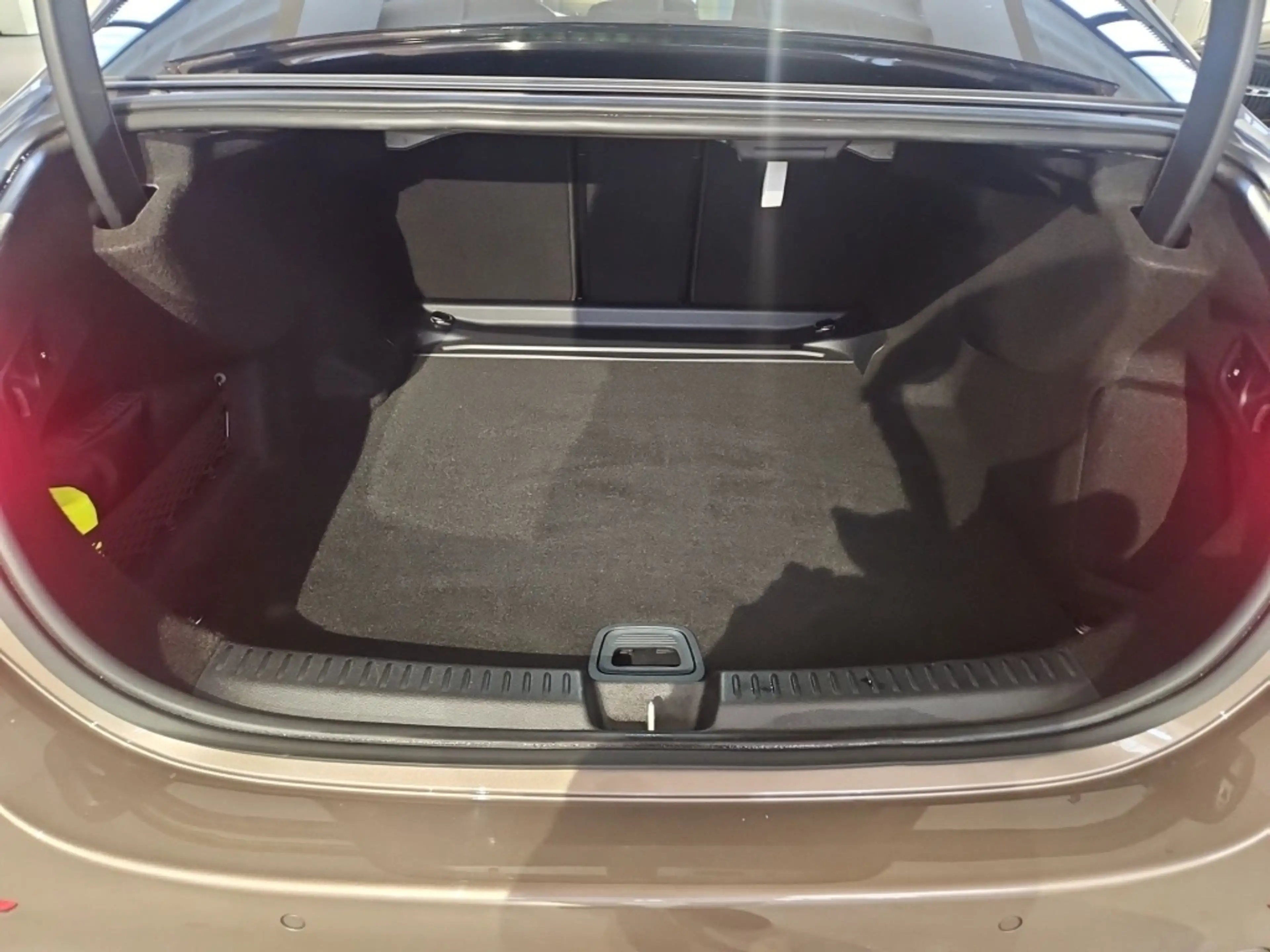 Mercedes-Benz E 200 AMG Night Distronic+ Sitzklima LED KeyLess — photo 12