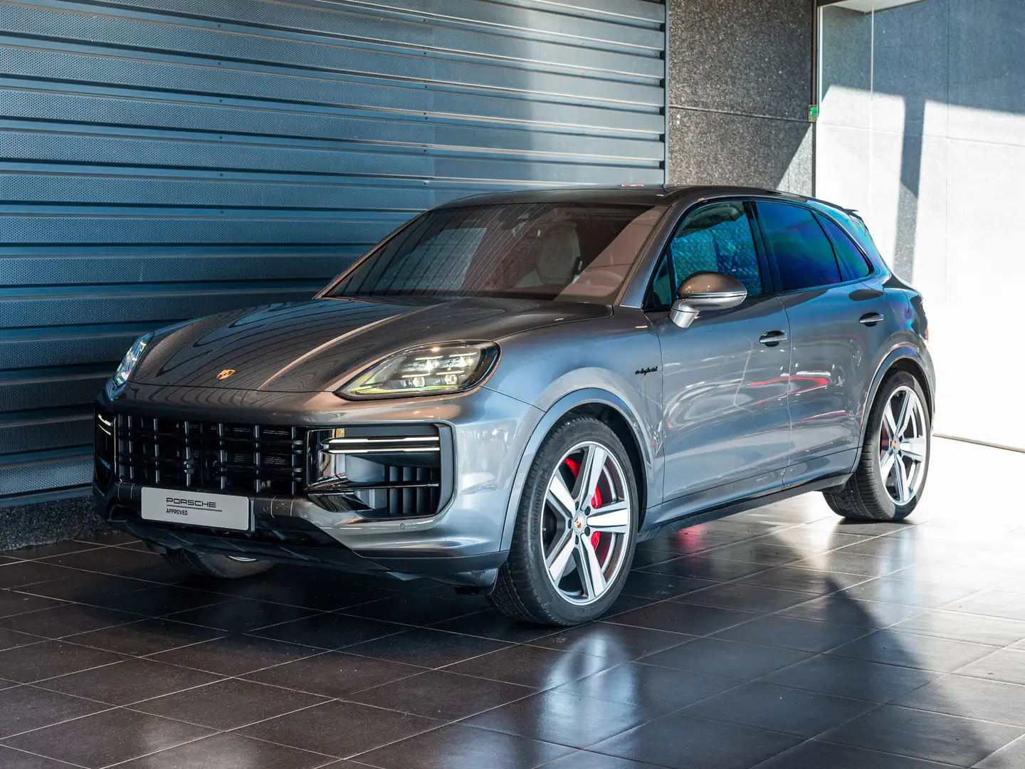 Porsche Cayenne Cayenne Turbo E-Hybrid Grijs - 1