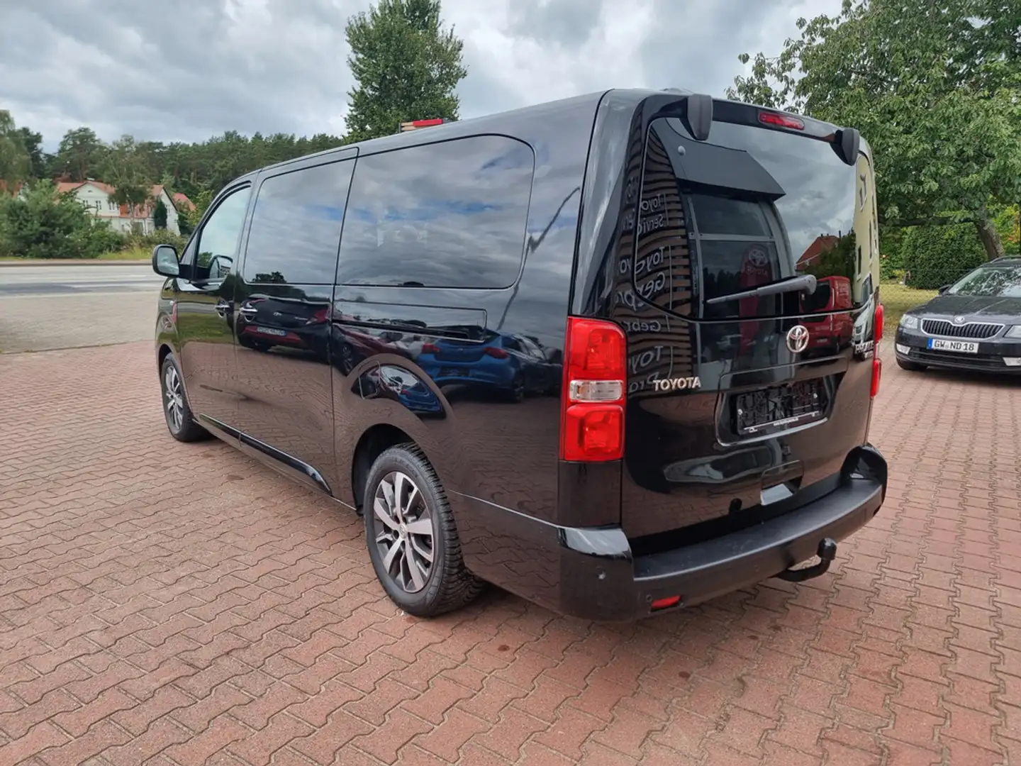 Toyota Proace Verso 2.0 L2 Family Comfort Schwarz - 2
