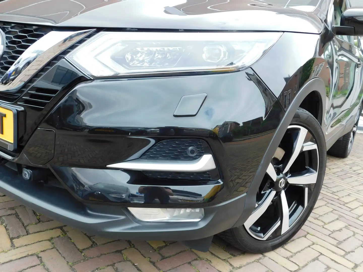 Nissan Qashqai 1.3 DIG-T Premium Edition | Leder | 360 camera | A Noir - 2