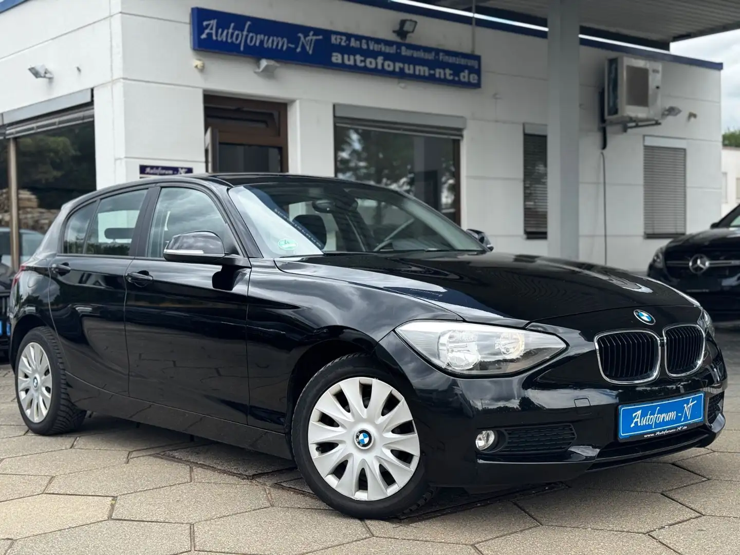 BMW 116 i Limousine/KLIMA/PDC/ Schwarz - 1