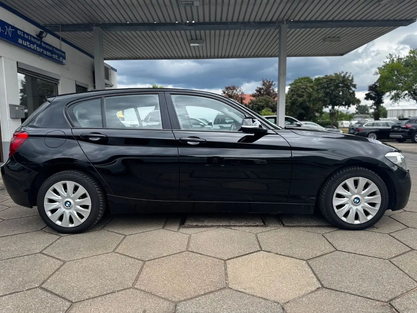 BMW 116 i Limousine/KLIMA/PDC/ Schwarz - 2