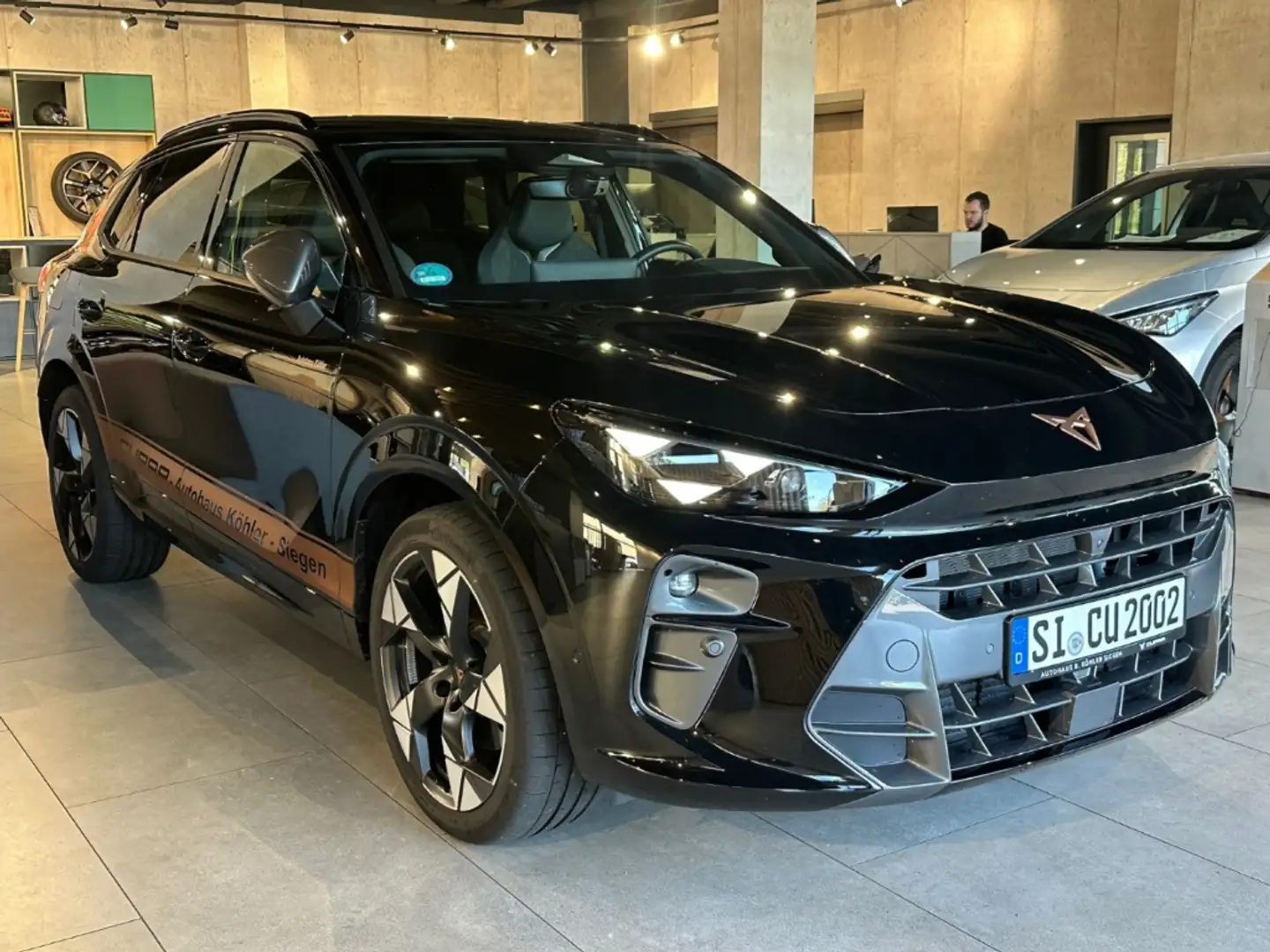 CUPRA Terramar VZ 2.0 TSI 195 kW 7-Gang DSG 4 Drive AD AHK-klappb Schwarz - 2