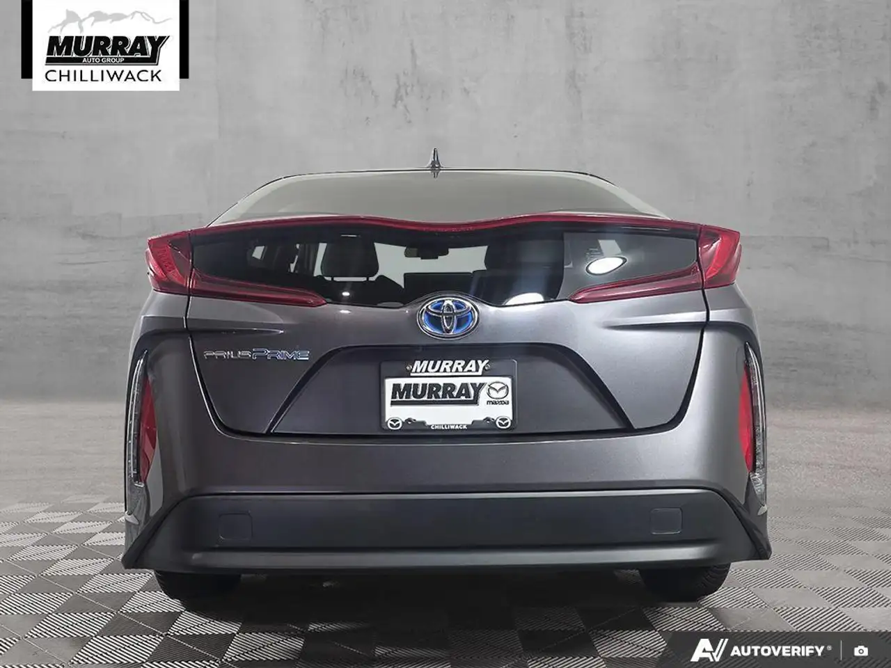 Toyota Prius Prime снимка Toyota Prius Prime