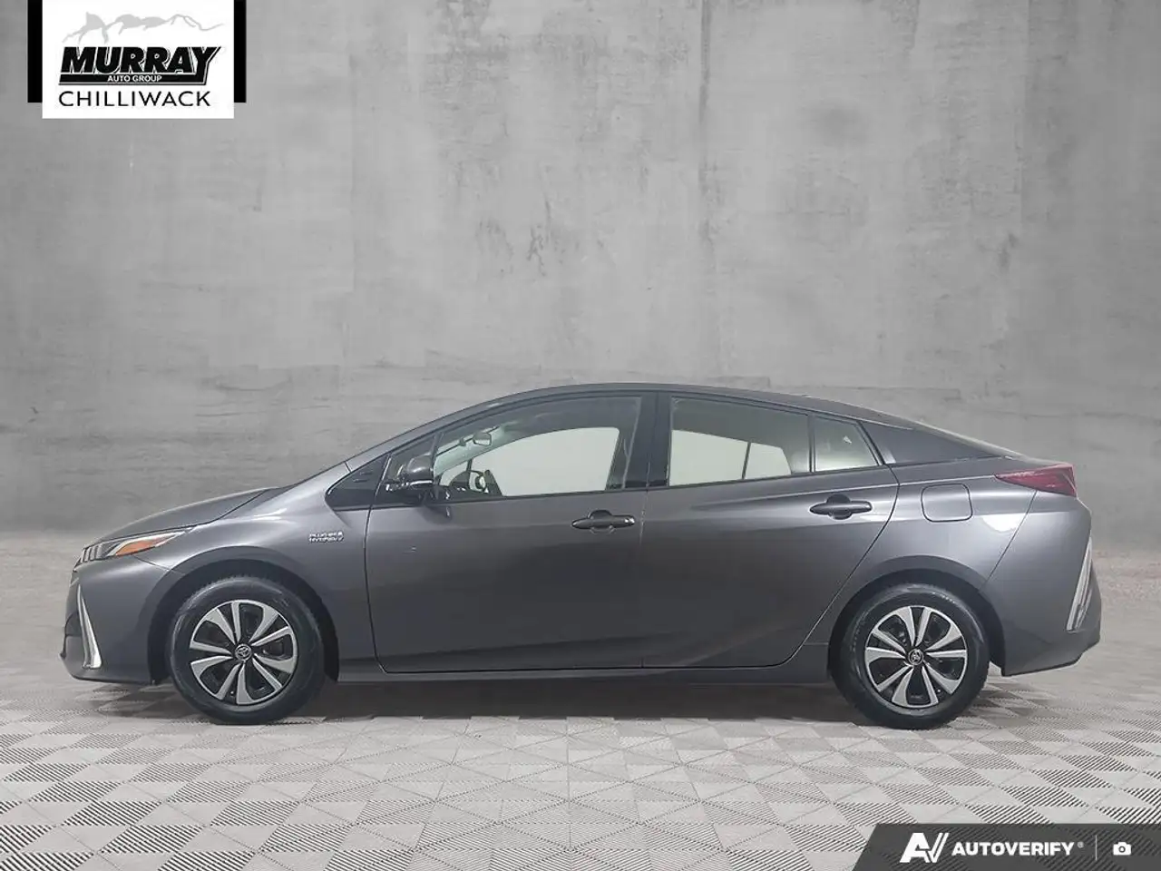 Toyota Prius Prime снимка Toyota Prius Prime