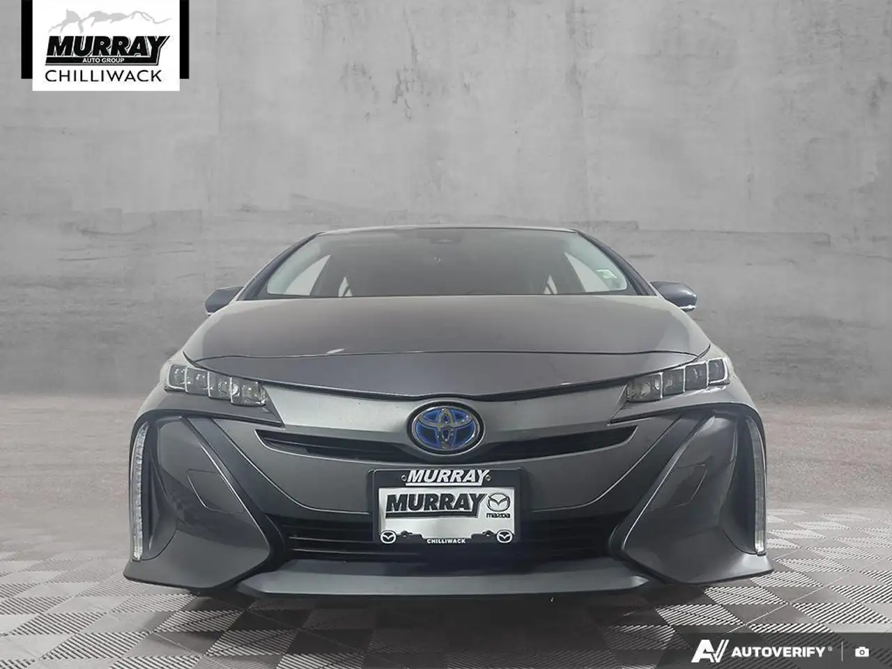 Toyota Prius Prime снимка Toyota Prius Prime