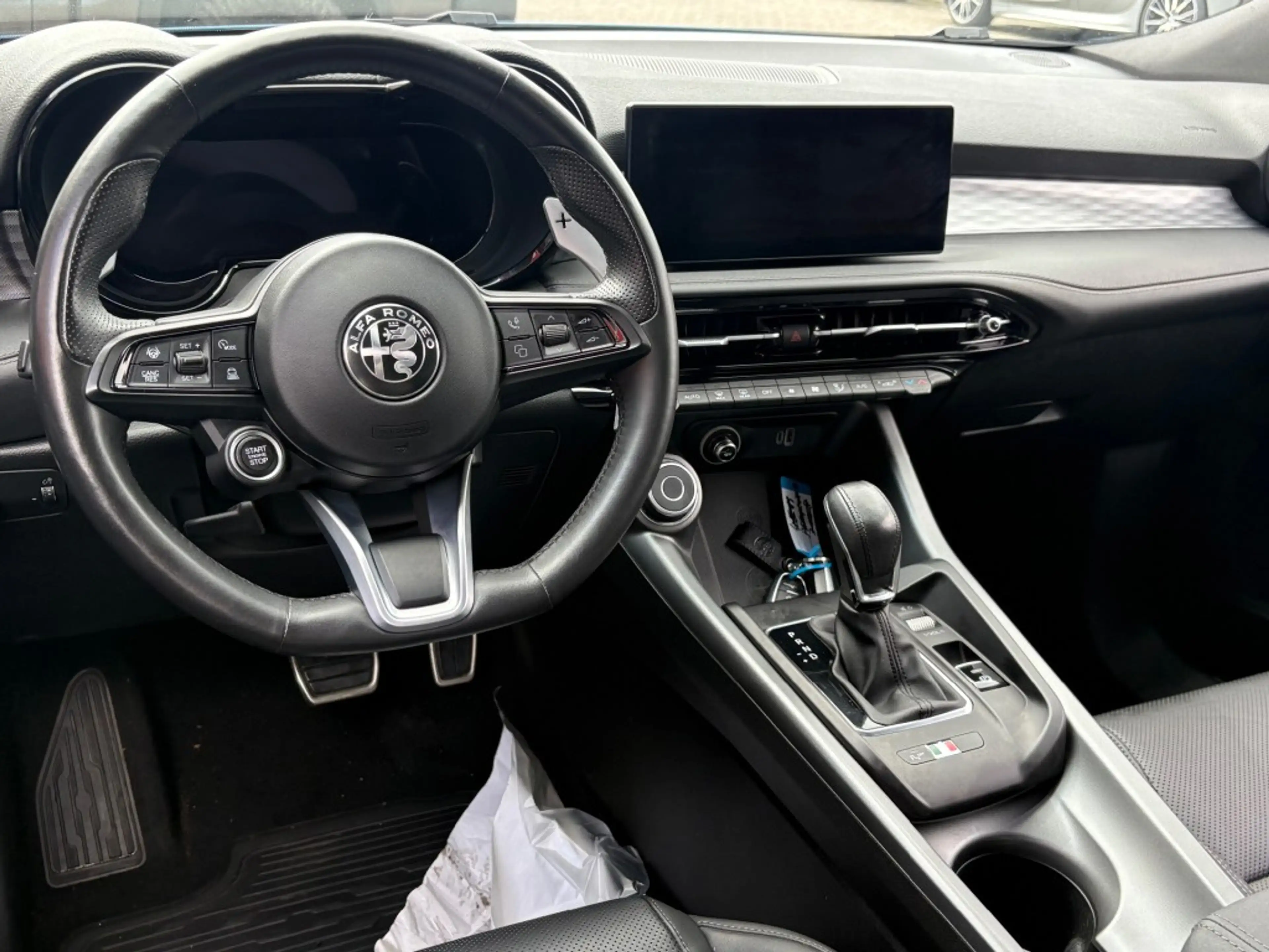 Alfa Romeo Tonale 1.5T HYBRID AUT. EDIZIONE SPECIALE LED NAVI CAMERA — photo 6