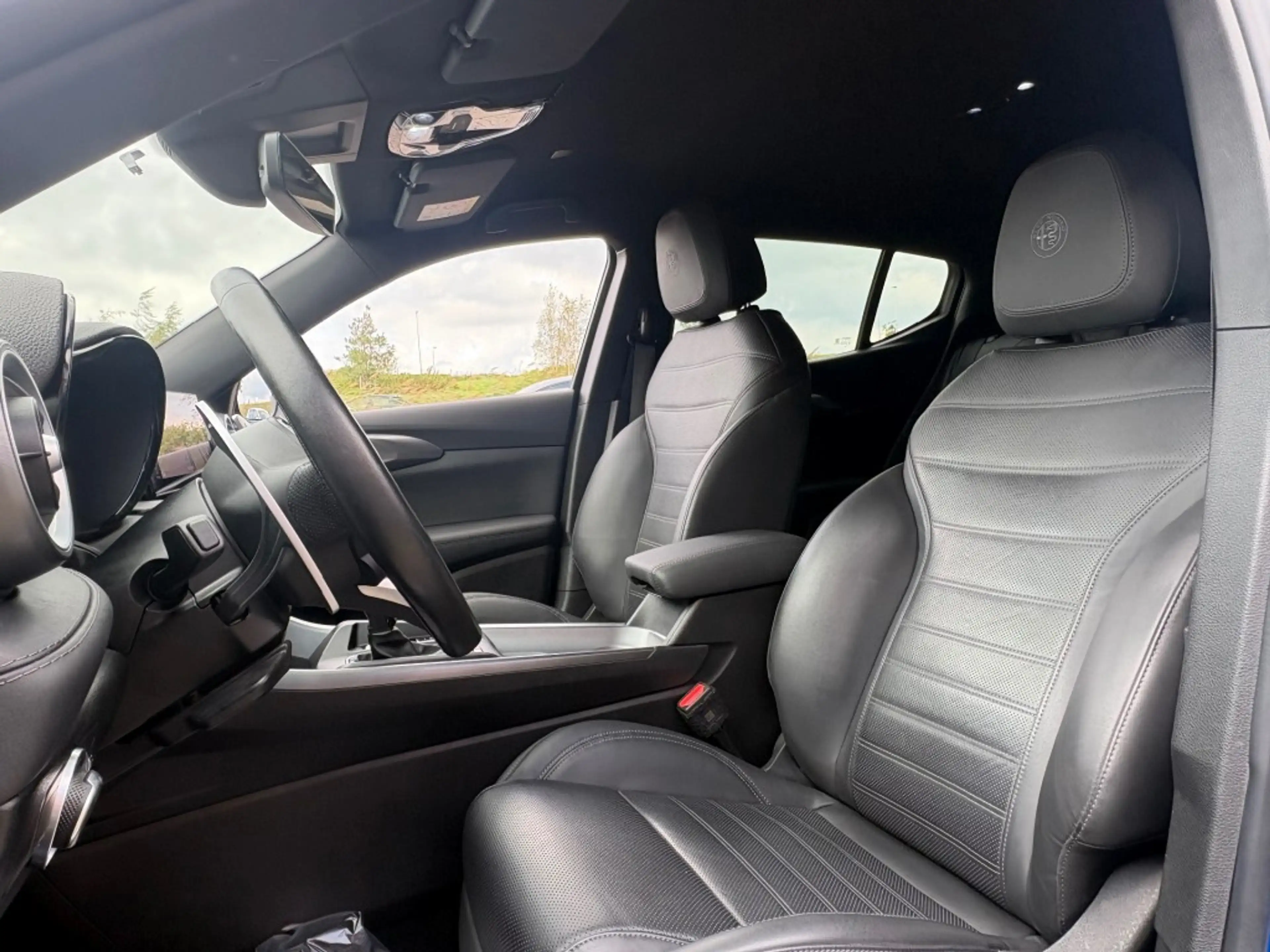 Alfa Romeo Tonale 1.5T HYBRID AUT. EDIZIONE SPECIALE LED NAVI CAMERA — photo 5