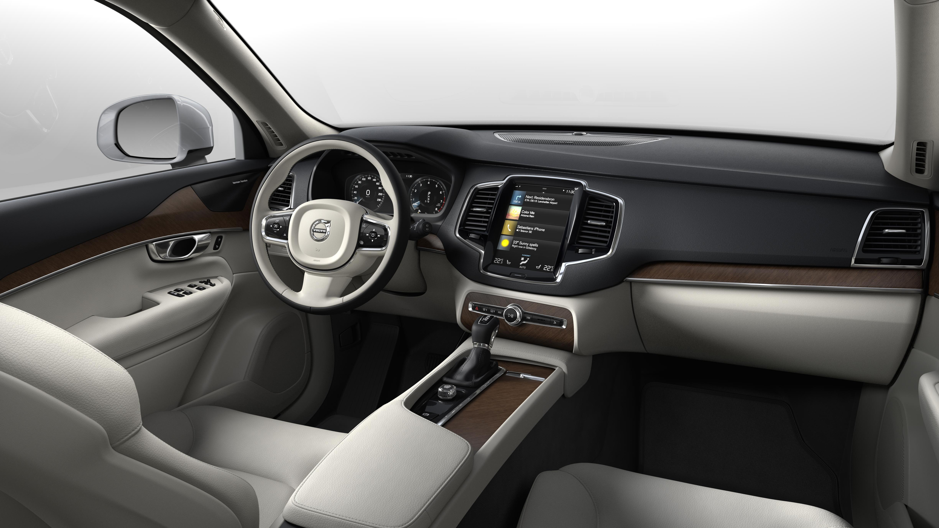 2022 Volvo XC90 T6 AWD Momentum (7-Seat) thumb 8