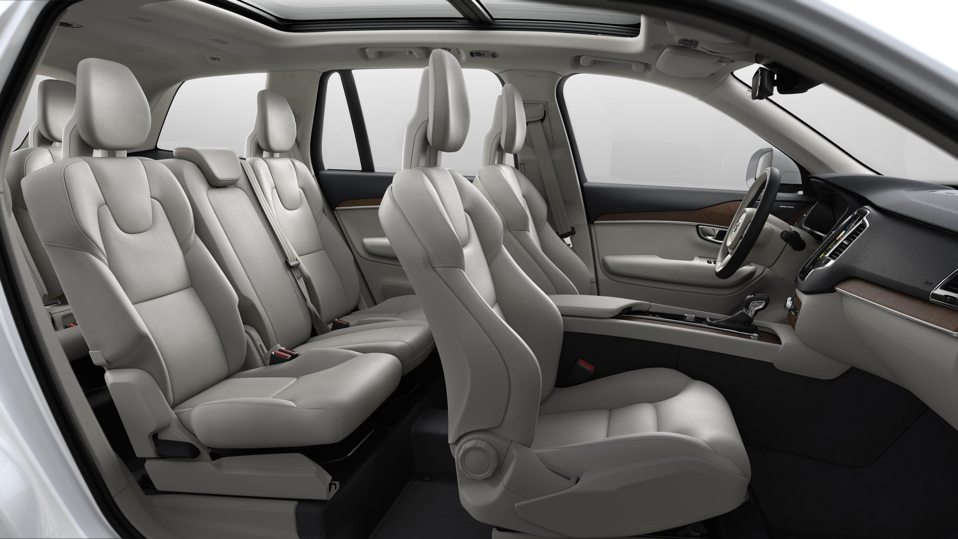 2022 Volvo XC90 T6 AWD Momentum (7-Seat) thumb 11
