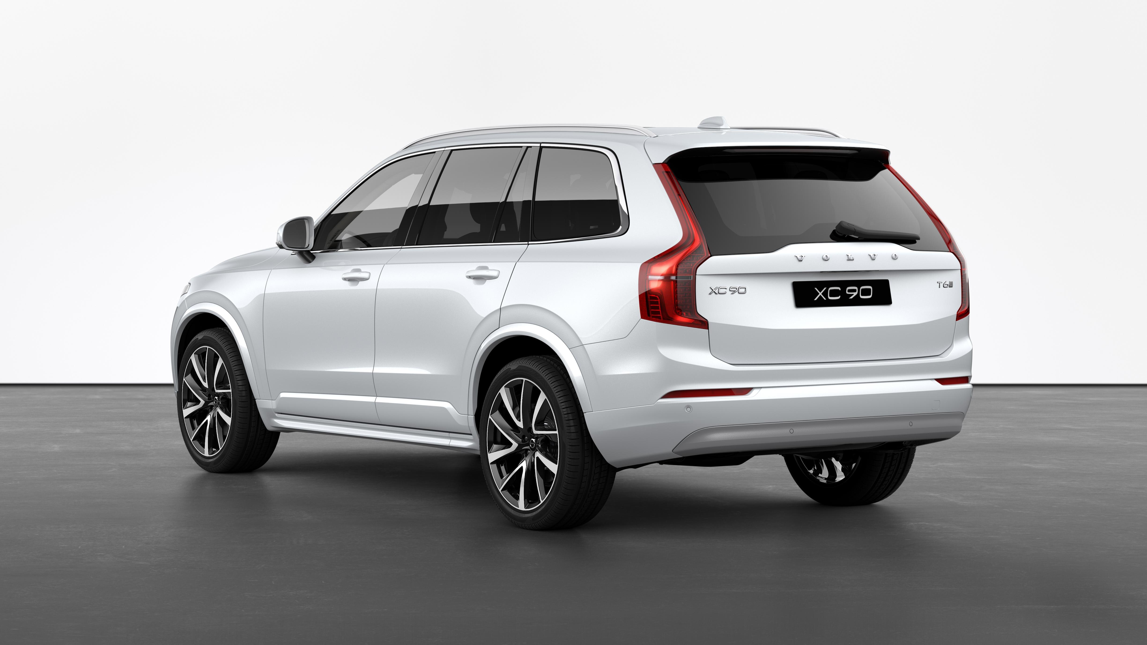 2022 Volvo XC90 T6 AWD Momentum (7-Seat) alt 2